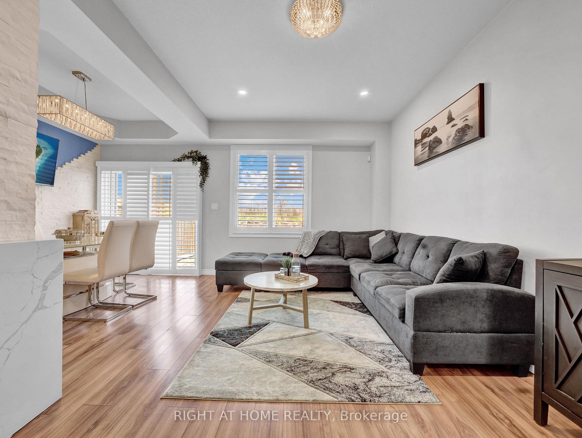 Photo 11 of 9 Medici Lane, Hamilton, Carpenter — HOMEH