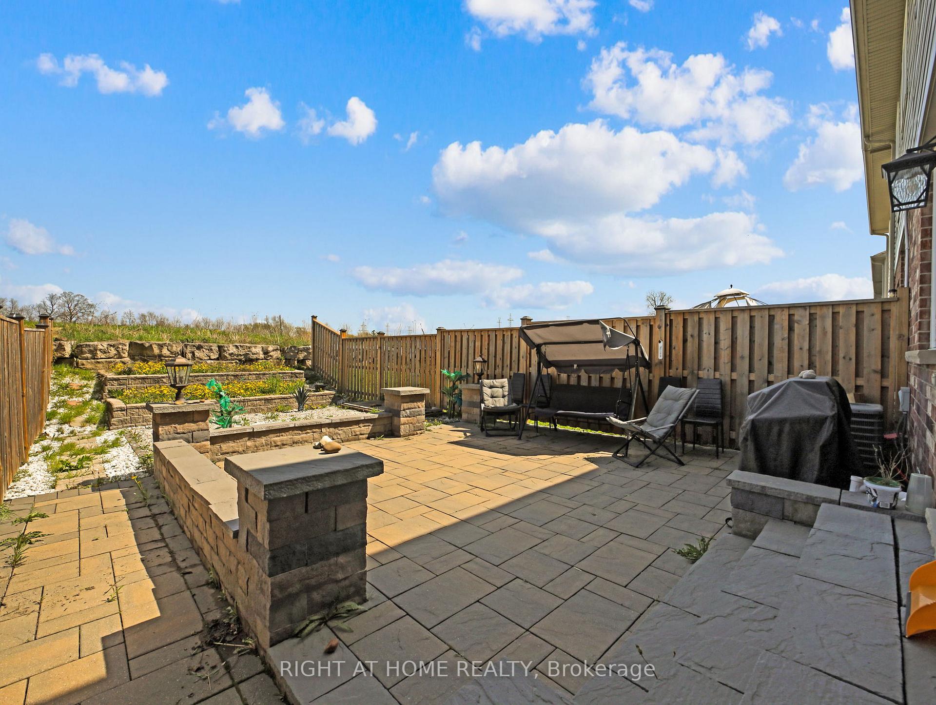 Photo 35 of 9 Medici Lane, Hamilton, Carpenter — HOMEH