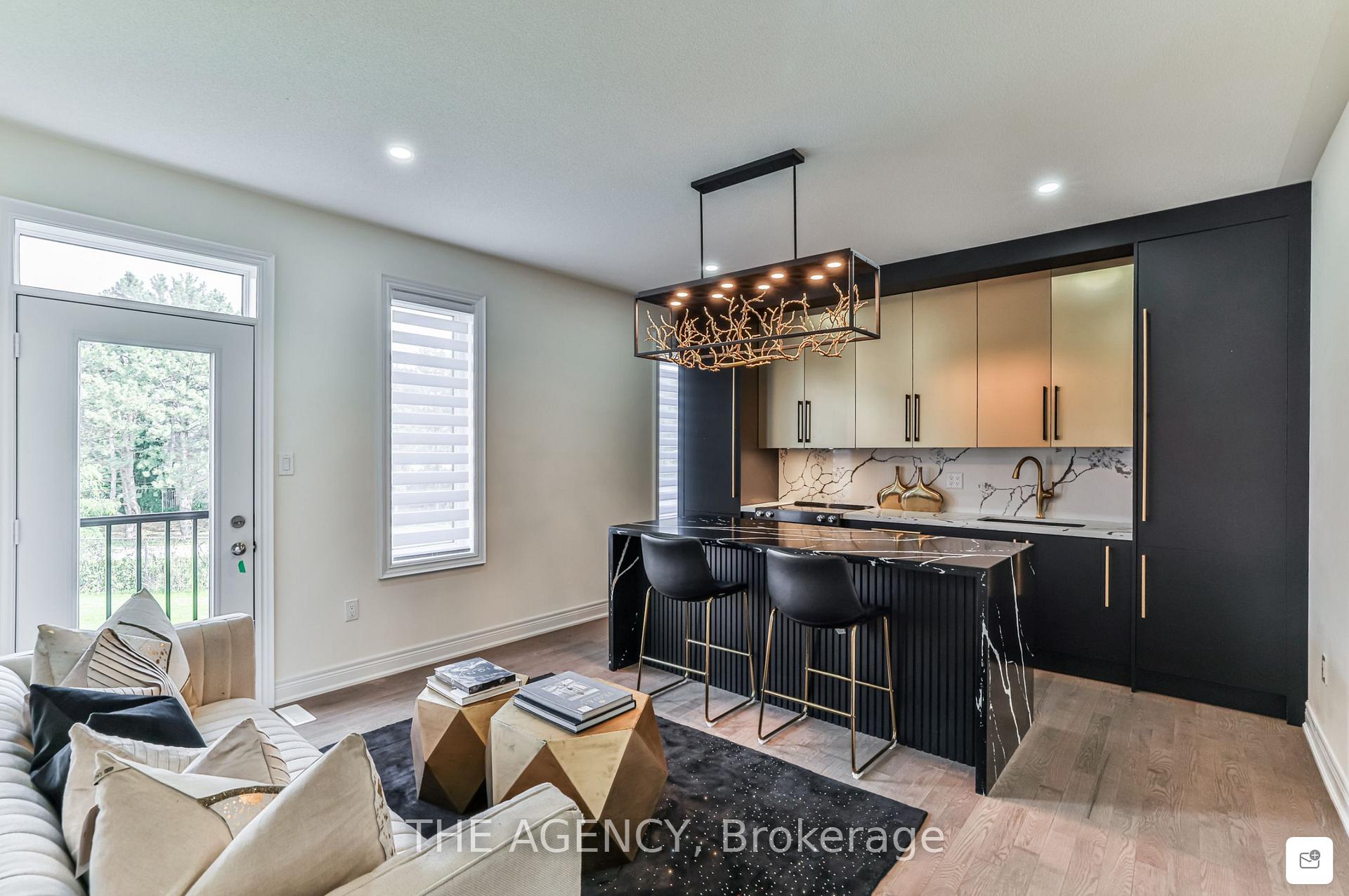 Photo 4 of 152 Coldwell Bay Circle, Vaughan, Kleinburg — HOMEH