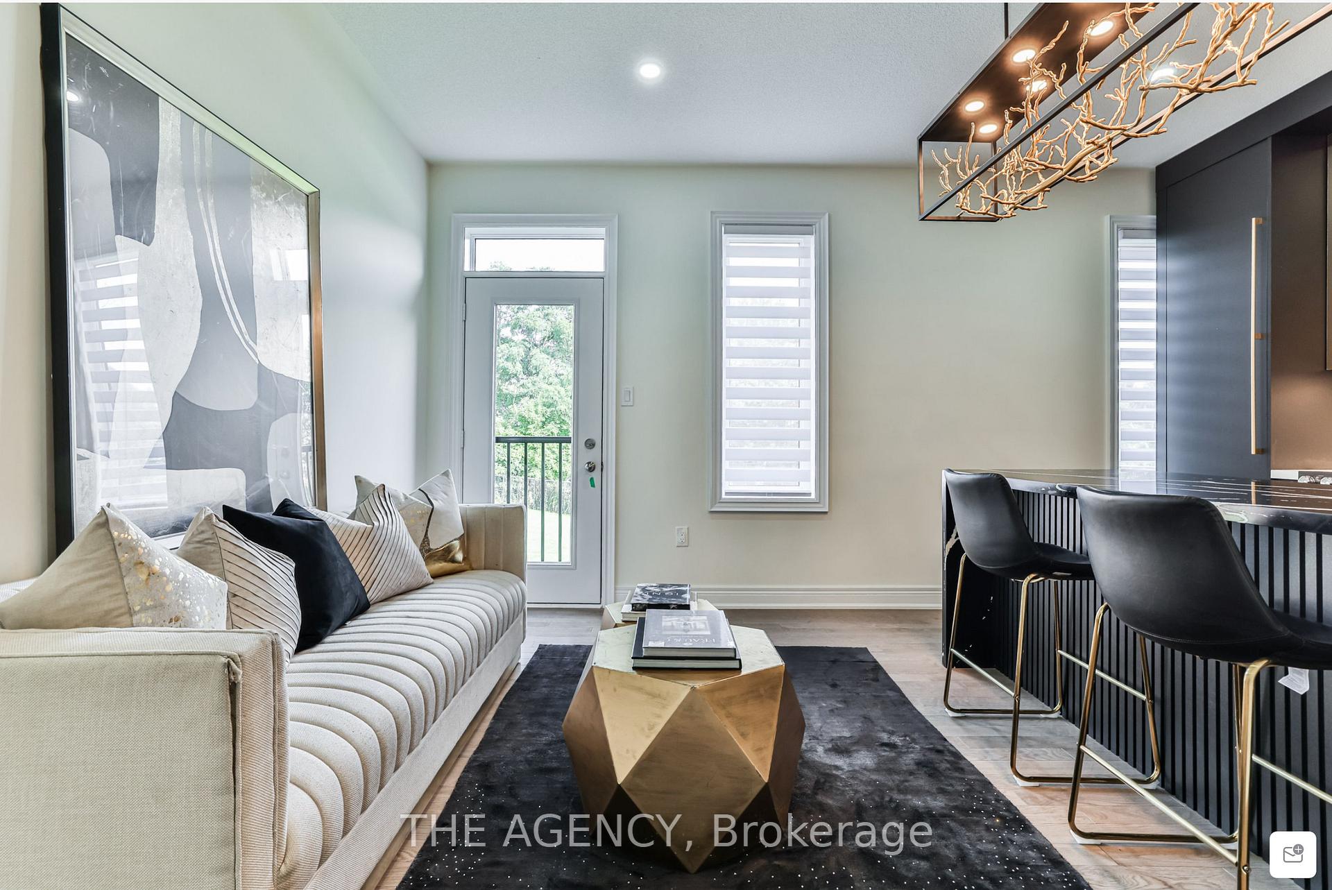 Photo 5 of 152 Coldwell Bay Circle, Vaughan, Kleinburg — HOMEH