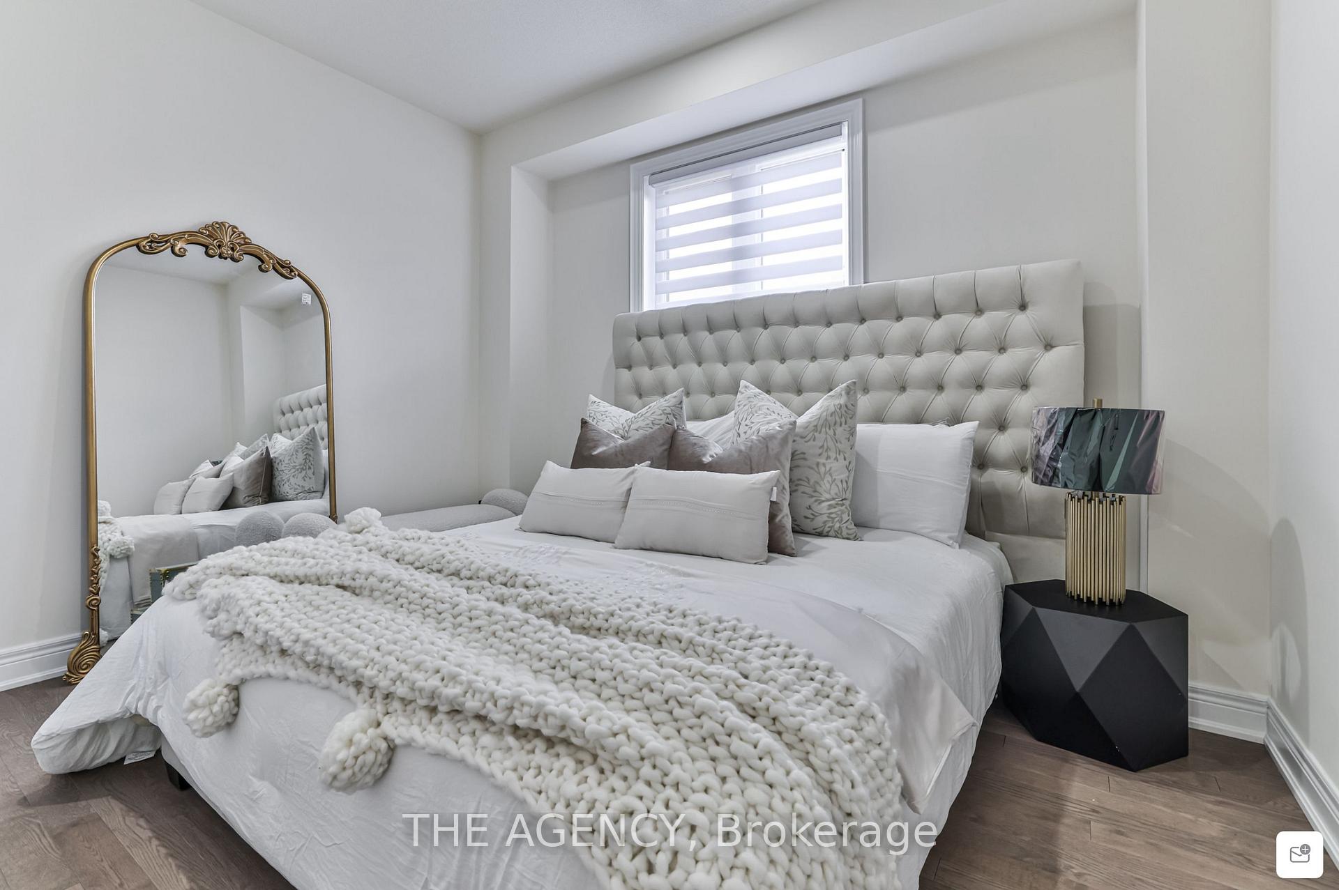 Photo 8 of 152 Coldwell Bay Circle, Vaughan, Kleinburg — HOMEH