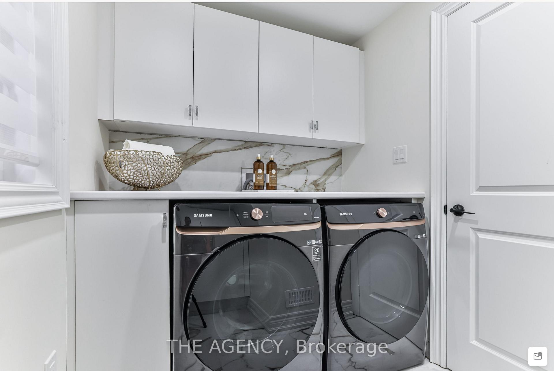Photo 11 of 152 Coldwell Bay Circle, Vaughan, Kleinburg — HOMEH