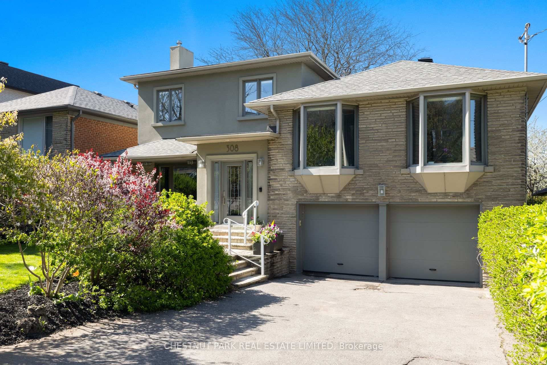 Photo 15 of 308 Hillhurst Boulevard, Toronto, Englemount-Lawrence — HOMEH