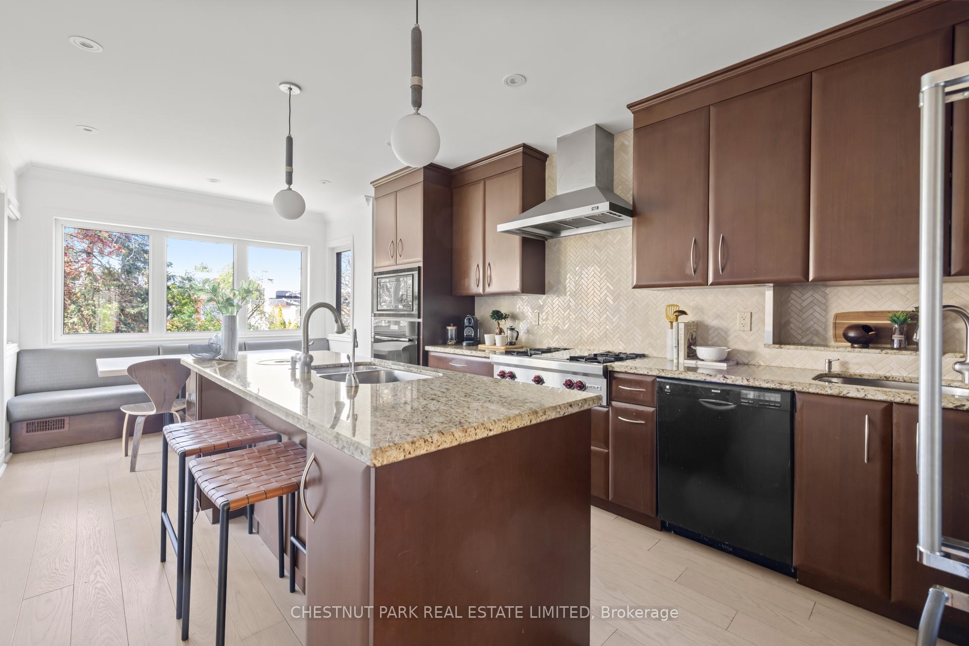 Photo 2 of 308 Hillhurst Boulevard, Toronto, Englemount-Lawrence — HOMEH