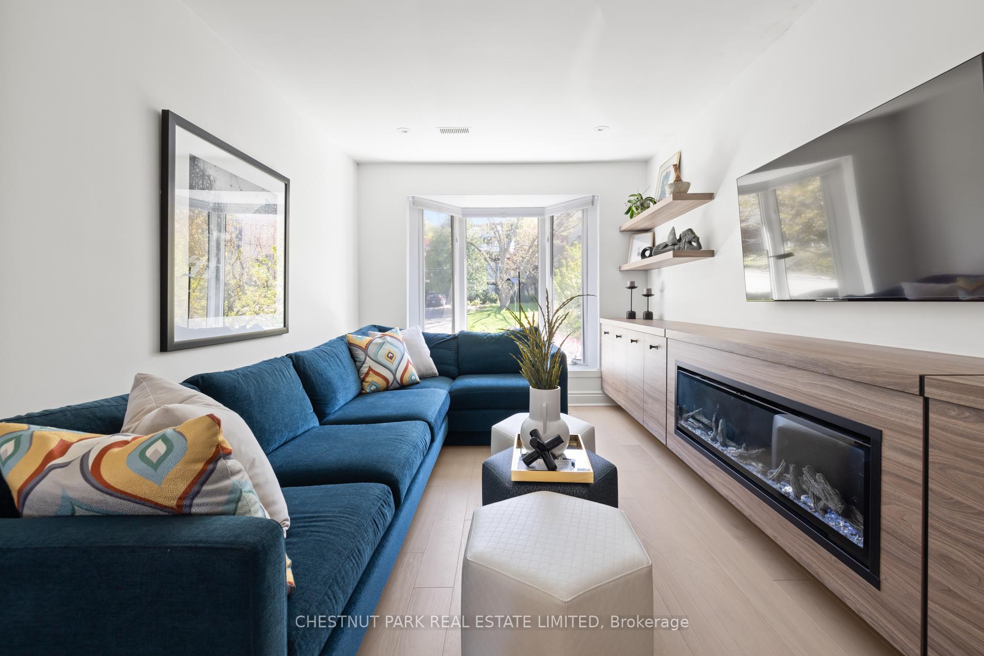 Photo 10 of 308 Hillhurst Boulevard, Toronto, Englemount-Lawrence — HOMEH