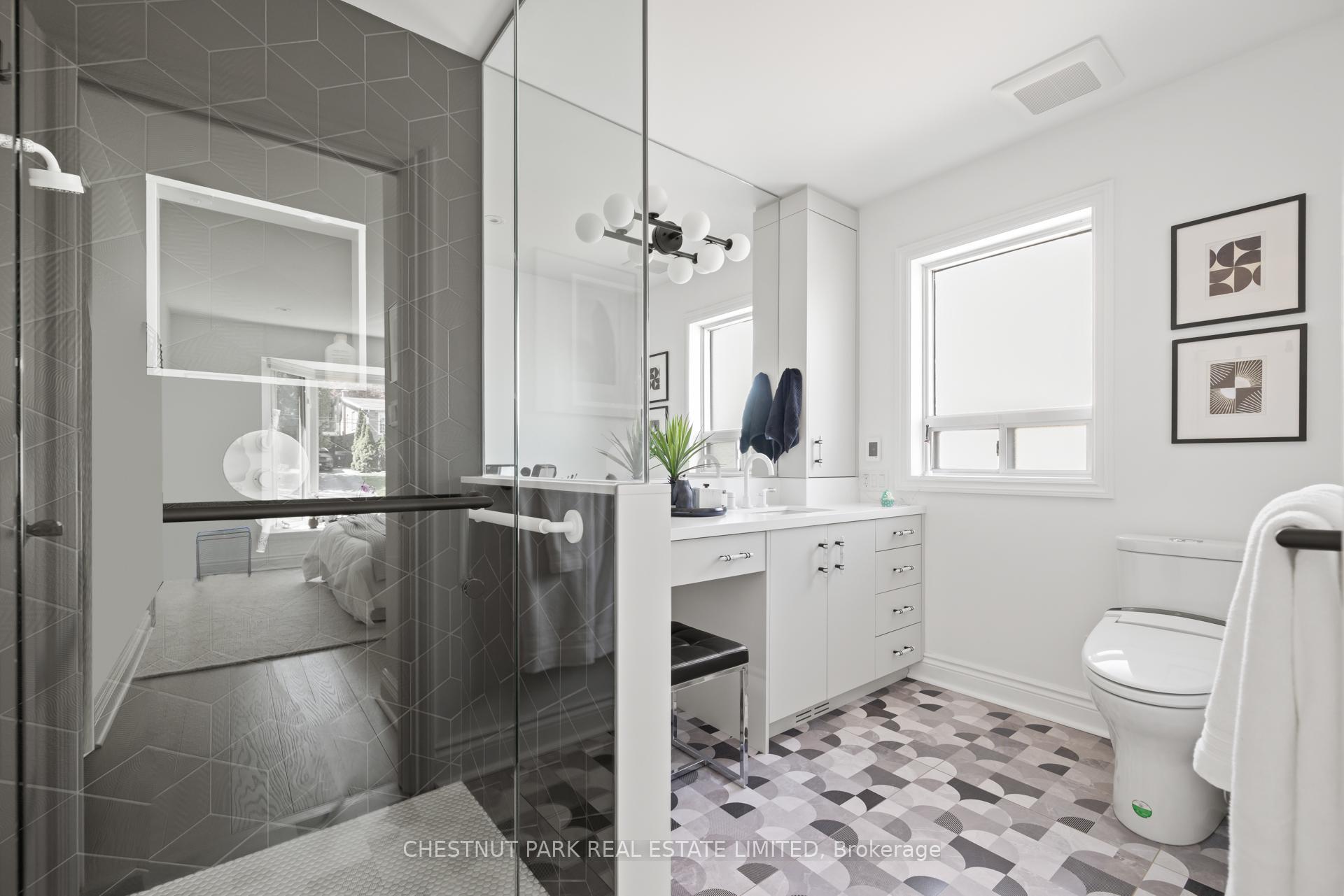 Photo 14 of 308 Hillhurst Boulevard, Toronto, Englemount-Lawrence — HOMEH