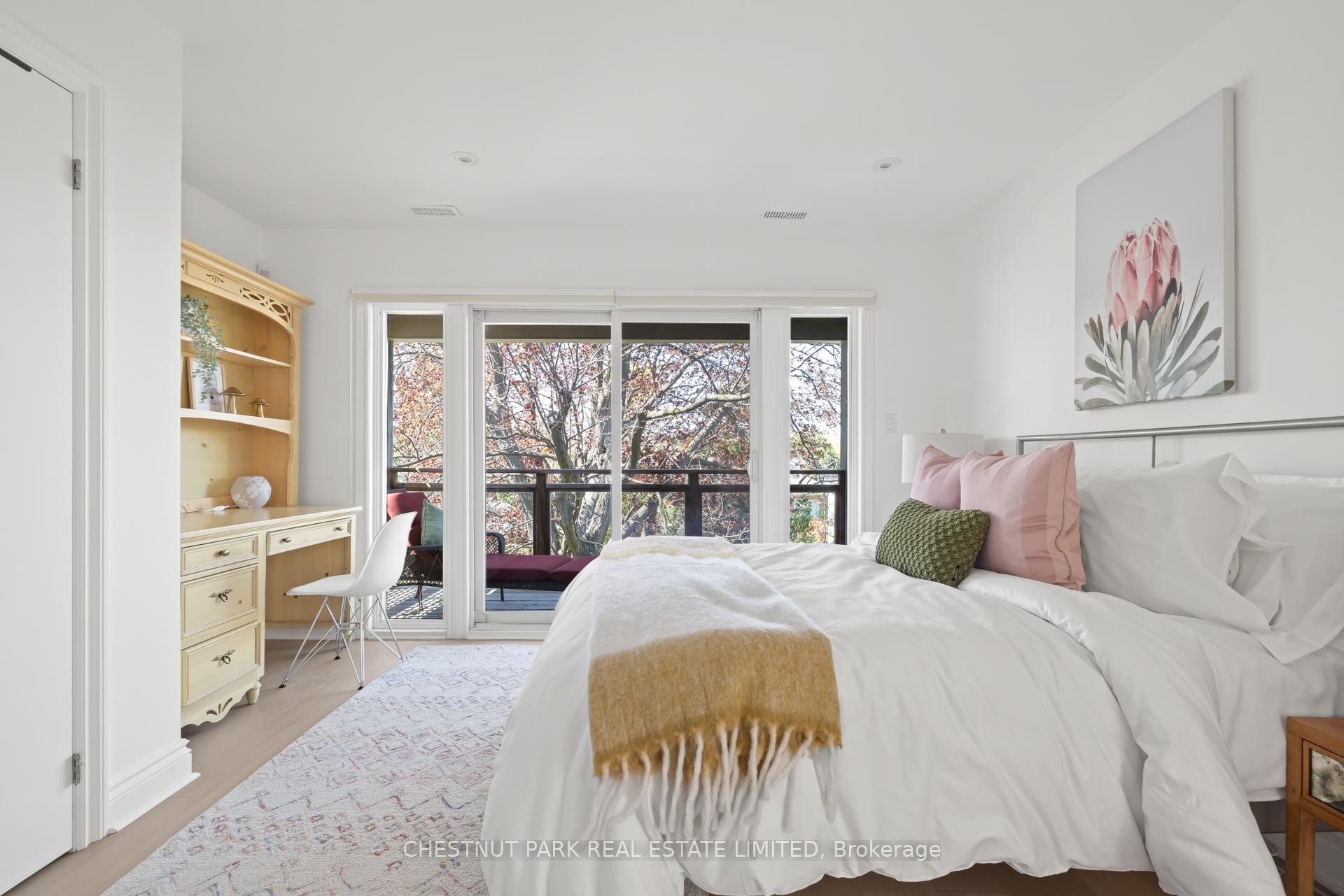 Photo 20 of 308 Hillhurst Boulevard, Toronto, Englemount-Lawrence — HOMEH