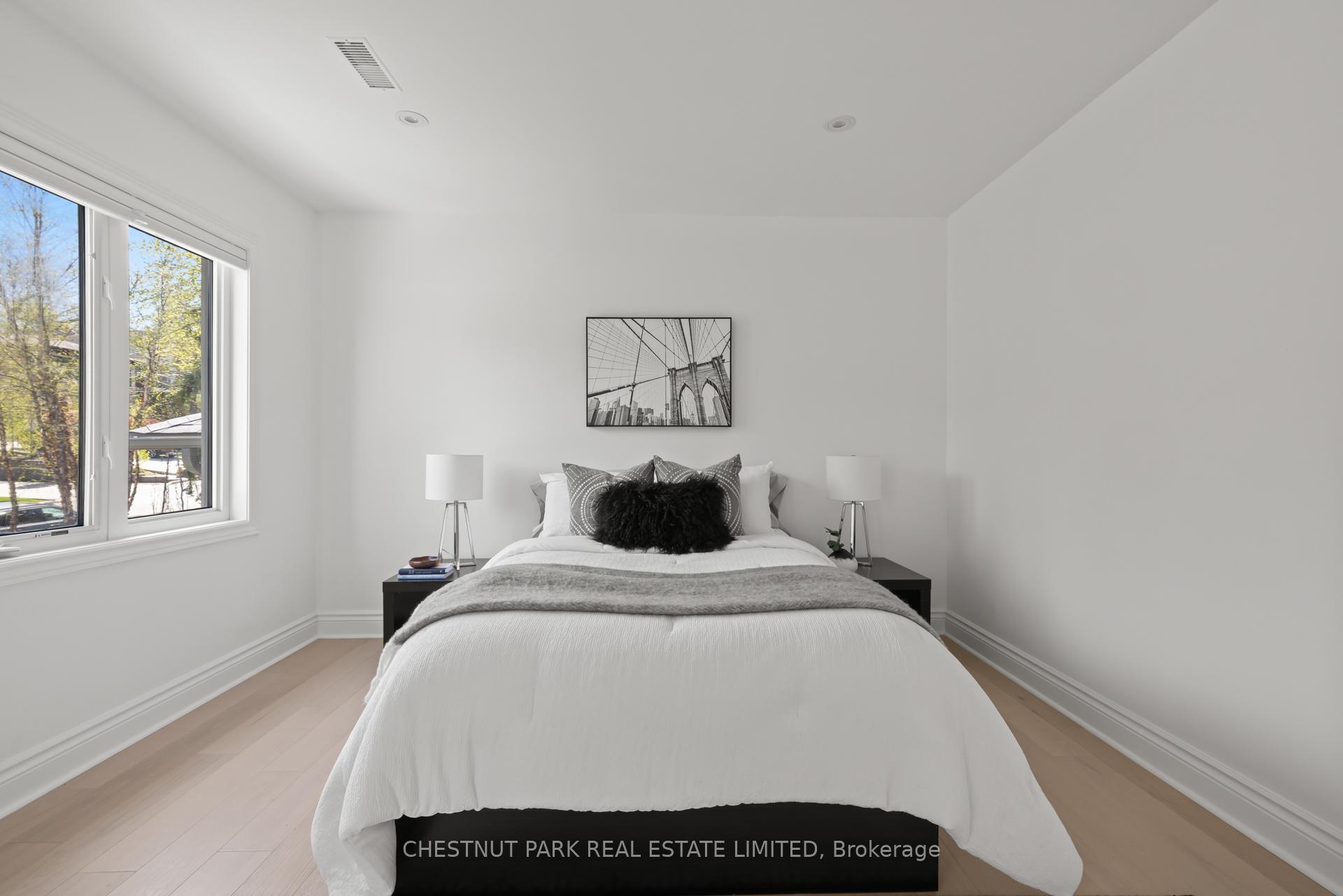 Photo 27 of 308 Hillhurst Boulevard, Toronto, Englemount-Lawrence — HOMEH