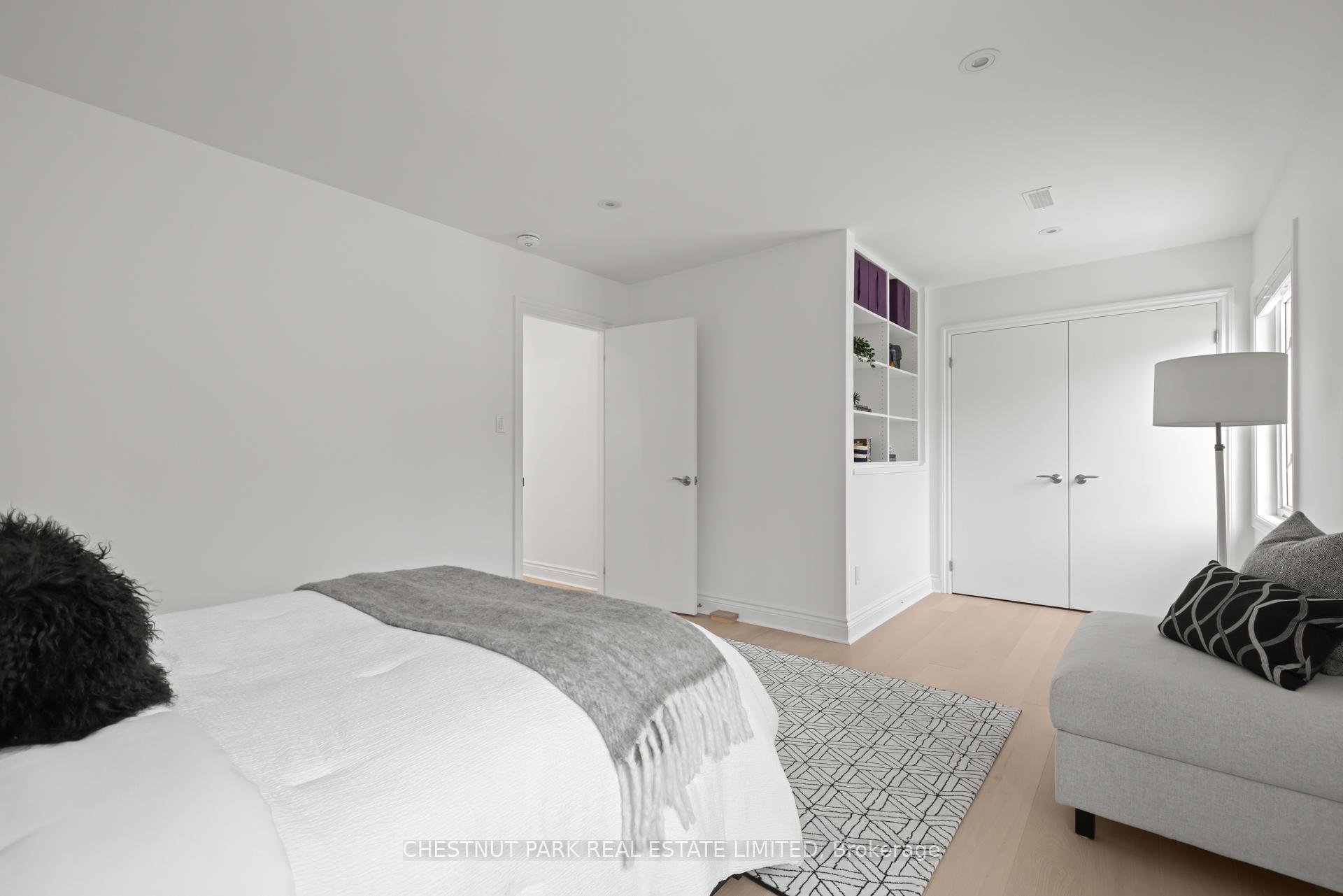 Photo 28 of 308 Hillhurst Boulevard, Toronto, Englemount-Lawrence — HOMEH
