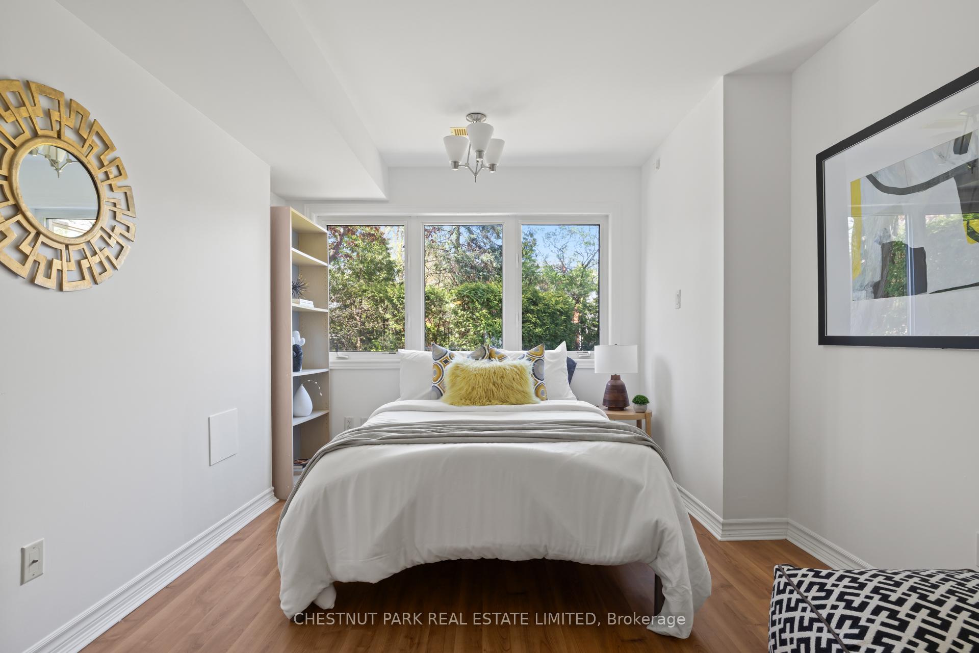 Photo 39 of 308 Hillhurst Boulevard, Toronto, Englemount-Lawrence — HOMEH
