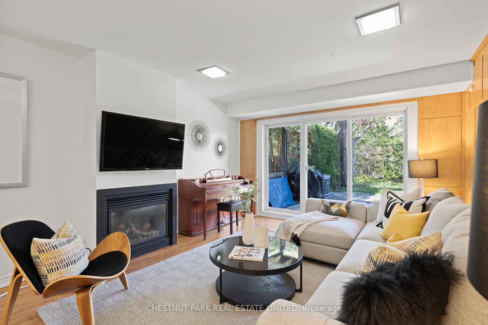 Photo 44 of 308 Hillhurst Boulevard, Toronto, Englemount-Lawrence — HOMEH