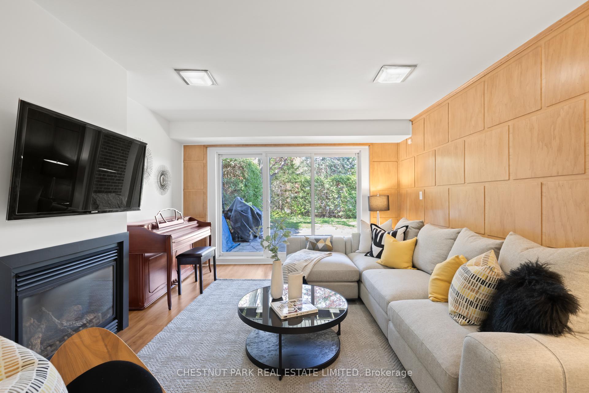 Photo 45 of 308 Hillhurst Boulevard, Toronto, Englemount-Lawrence — HOMEH