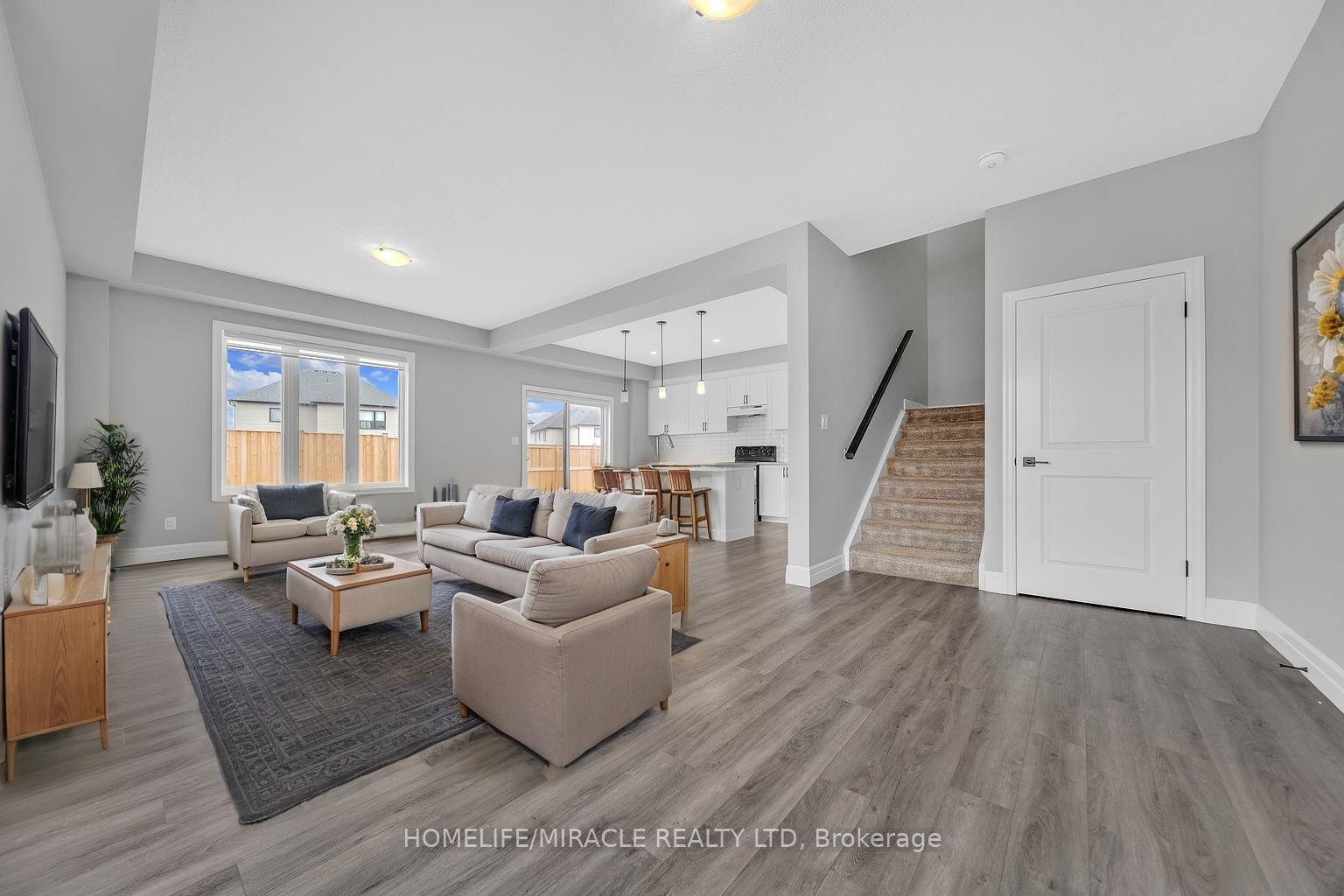 Photo 2 of 154 Otterbein Road, Kitchener — HOMEH