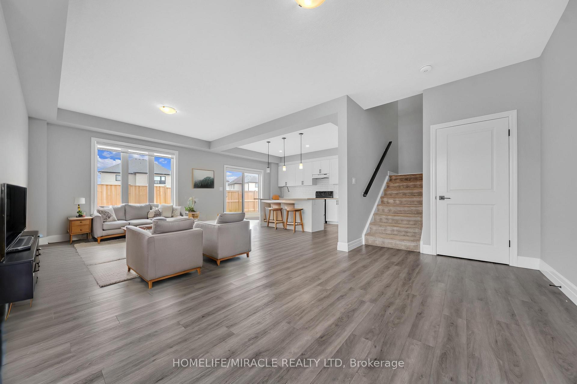 Photo 12 of 154 Otterbein Road, Kitchener — HOMEH