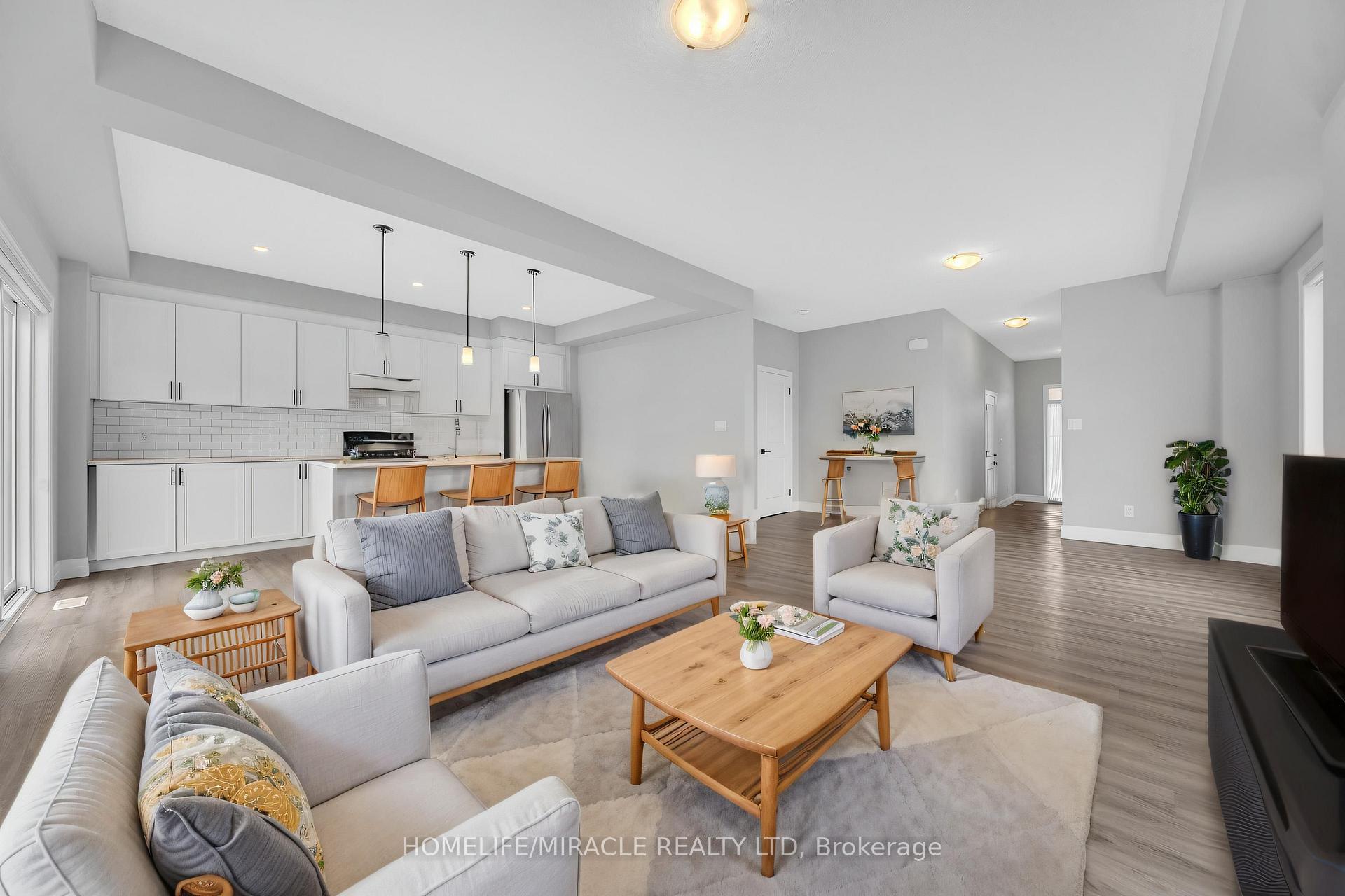 Photo 6 of 154 Otterbein Road, Kitchener — HOMEH