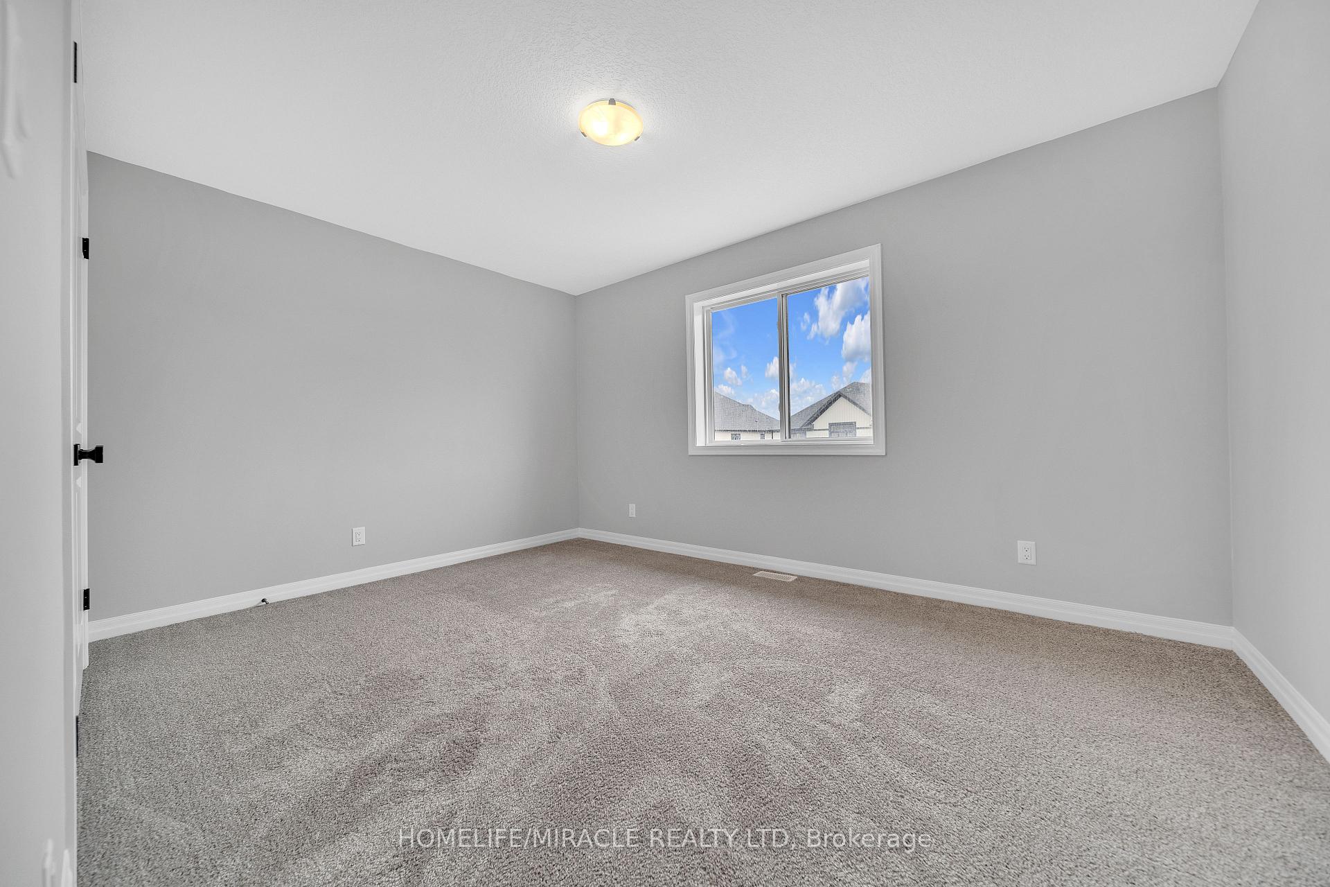 Photo 44 of 154 Otterbein Road, Kitchener — HOMEH