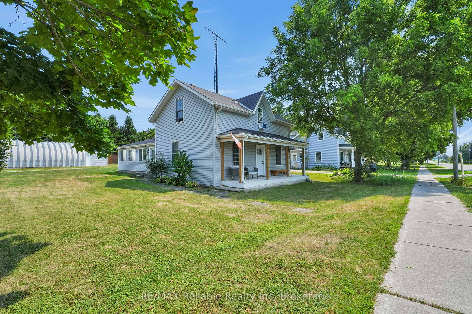 Photo 9 of 252 Kings Road, Central Huron, Londesborough — HOMEH