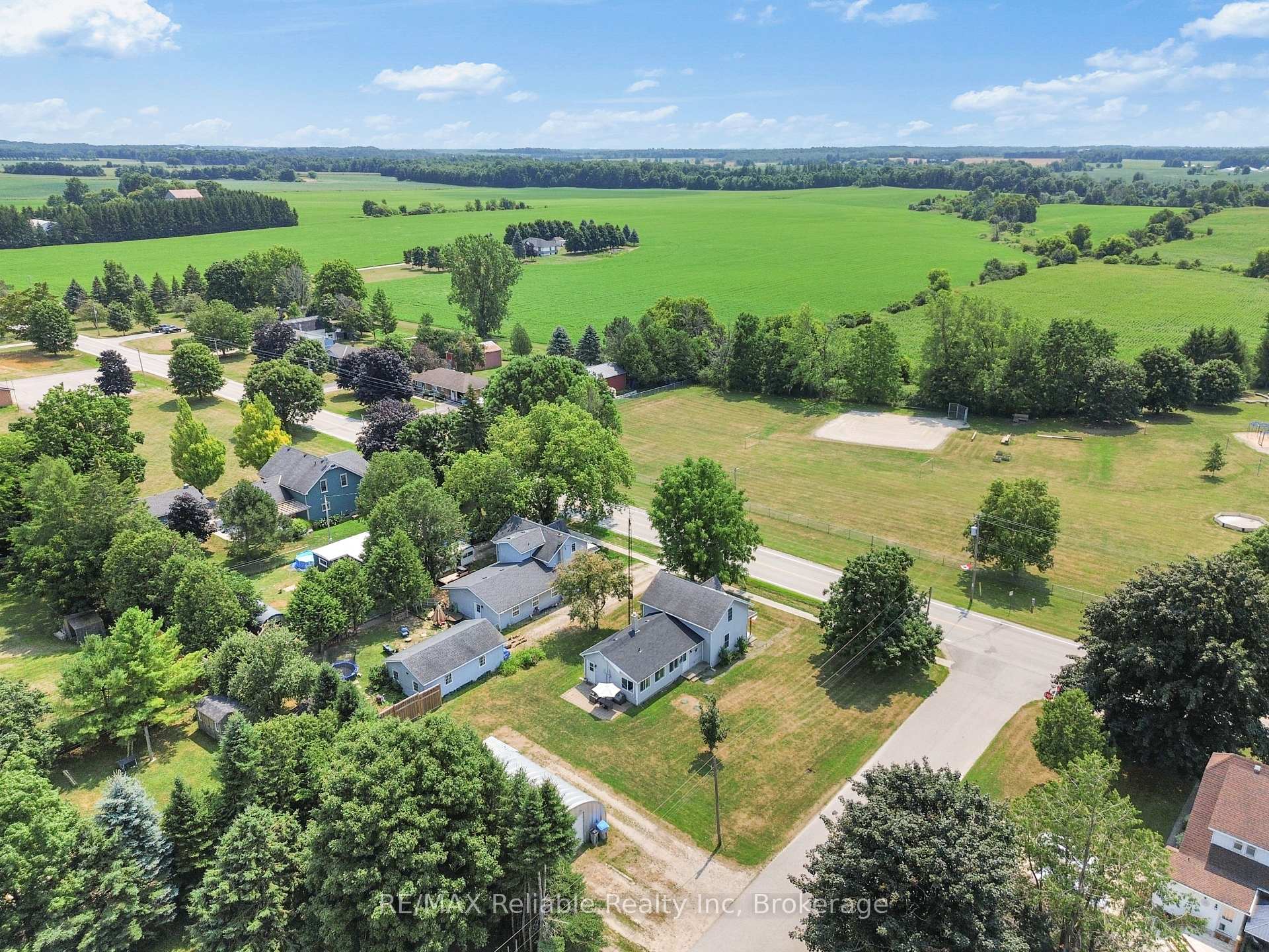 Photo 11 of 252 Kings Road, Central Huron, Londesborough — HOMEH