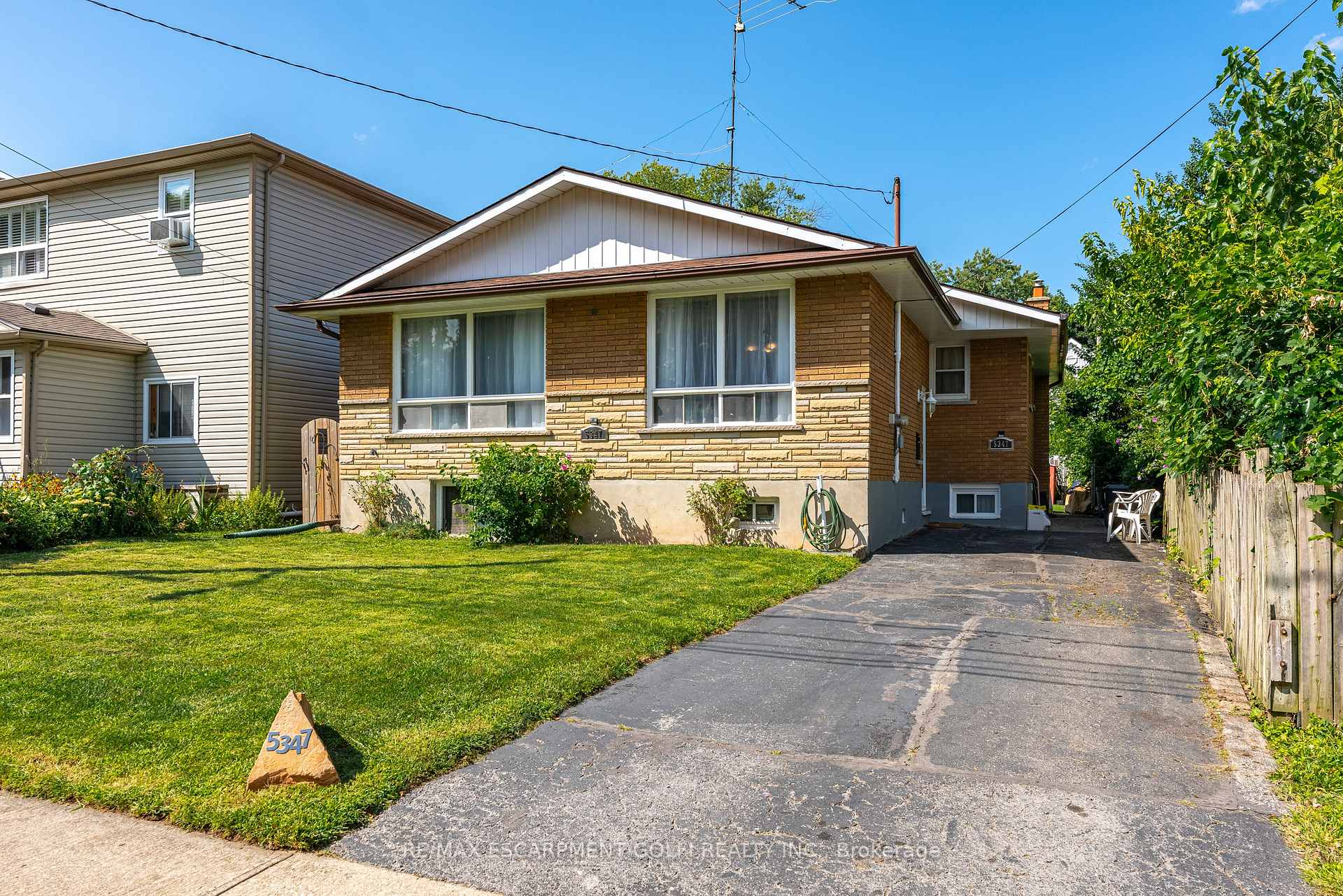 Photo 1 of 5347 Elm Street, Niagara Falls, Cherrywood — HOMEH