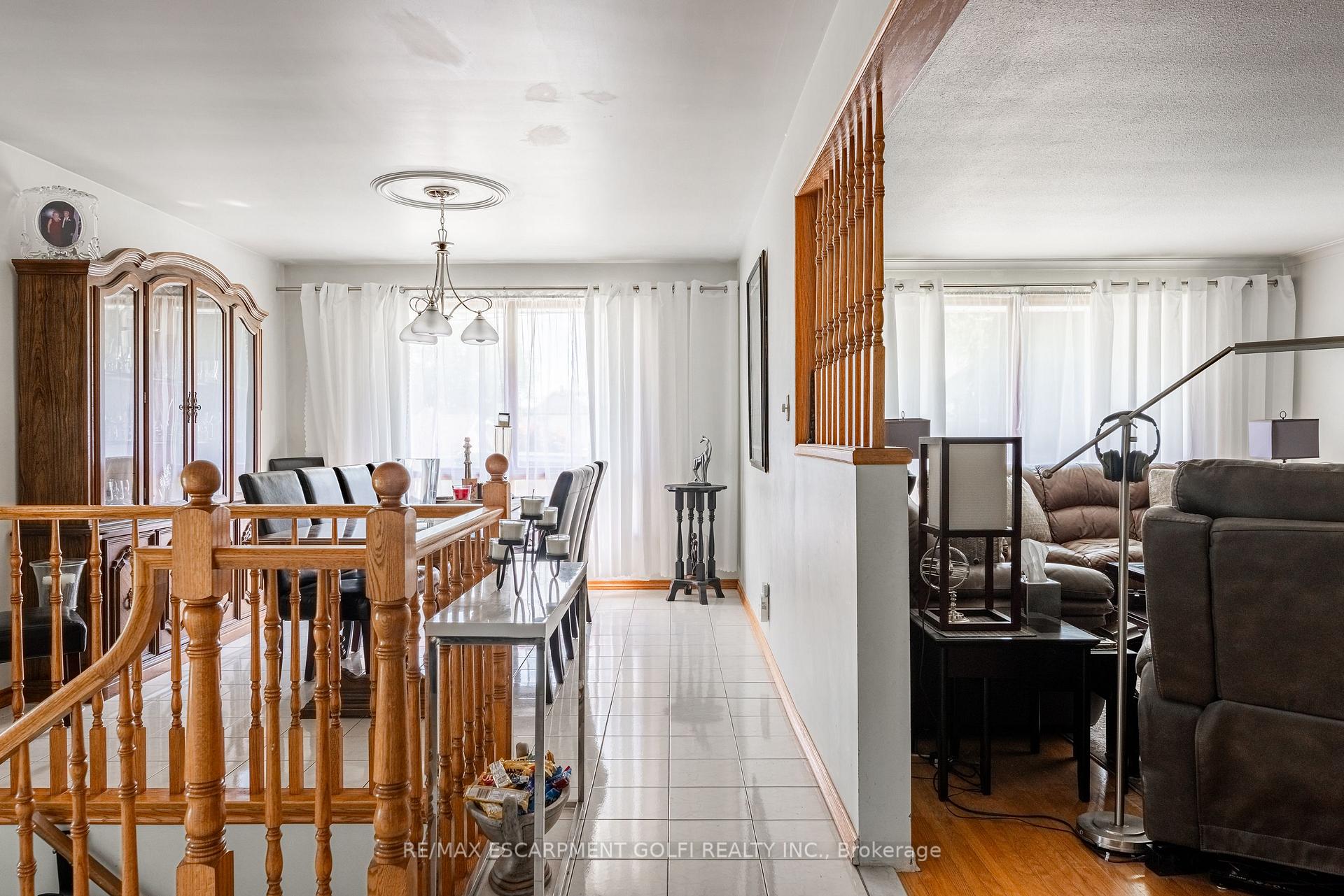 Photo 13 of 5347 Elm Street, Niagara Falls, Cherrywood — HOMEH