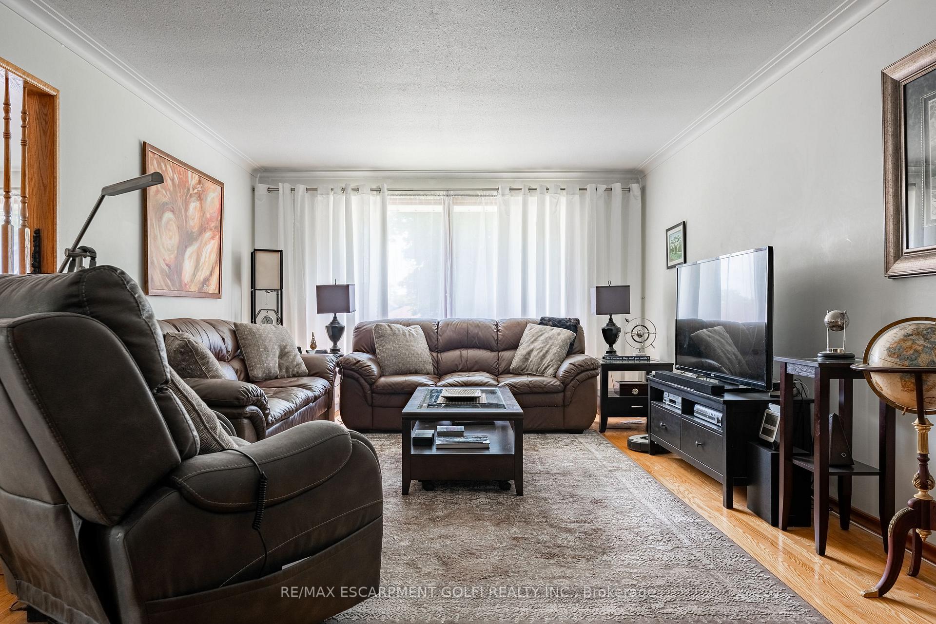Photo 28 of 5347 Elm Street, Niagara Falls, Cherrywood — HOMEH