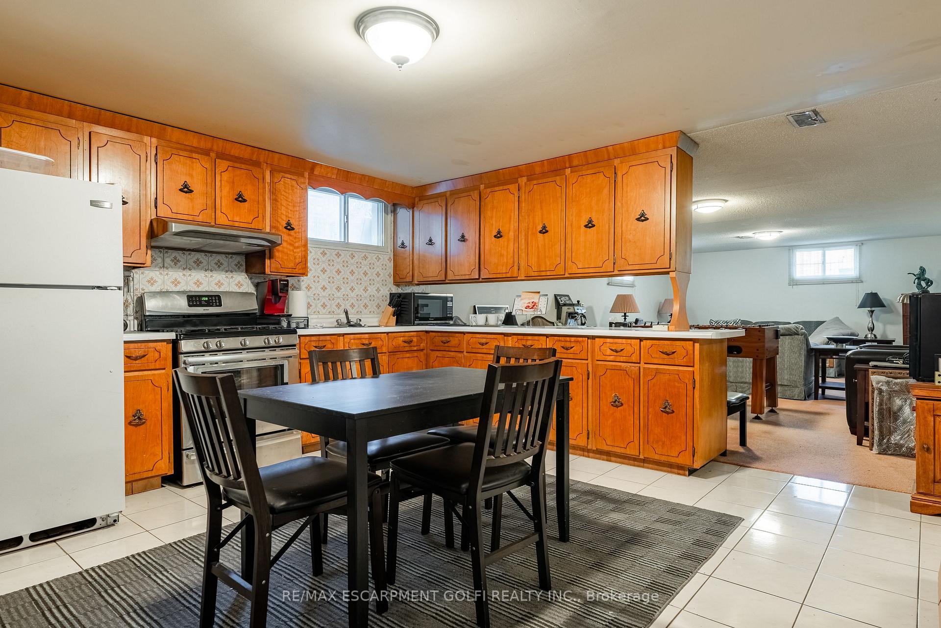 Photo 29 of 5347 Elm Street, Niagara Falls, Cherrywood — HOMEH