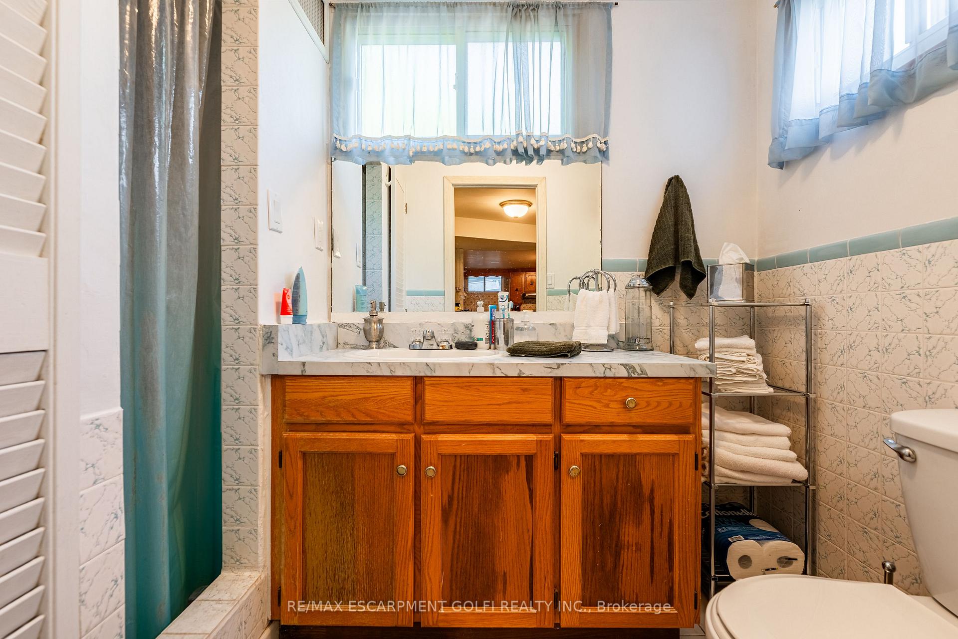 Photo 14 of 5347 Elm Street, Niagara Falls, Cherrywood — HOMEH