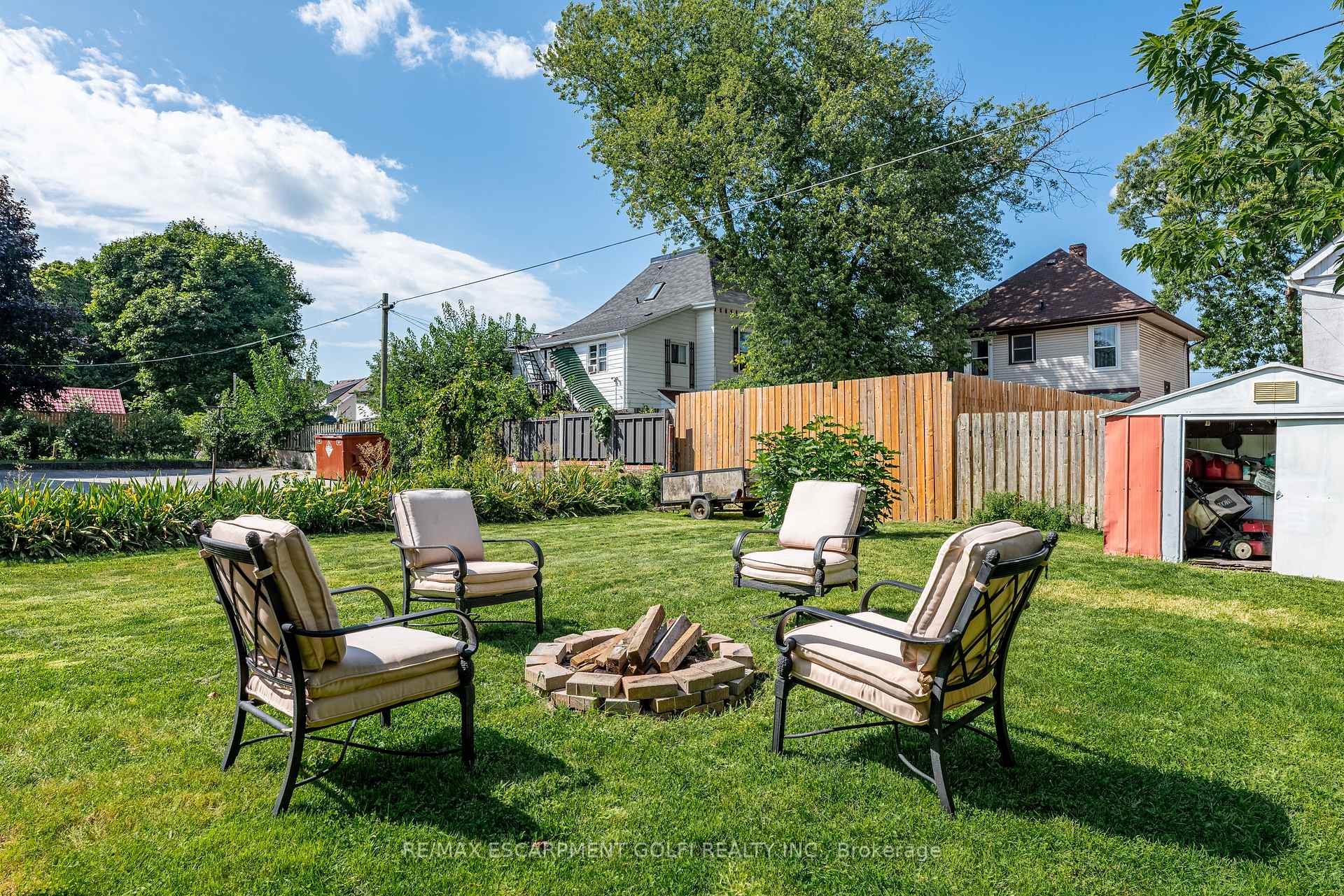 Photo 17 of 5347 Elm Street, Niagara Falls, Cherrywood — HOMEH