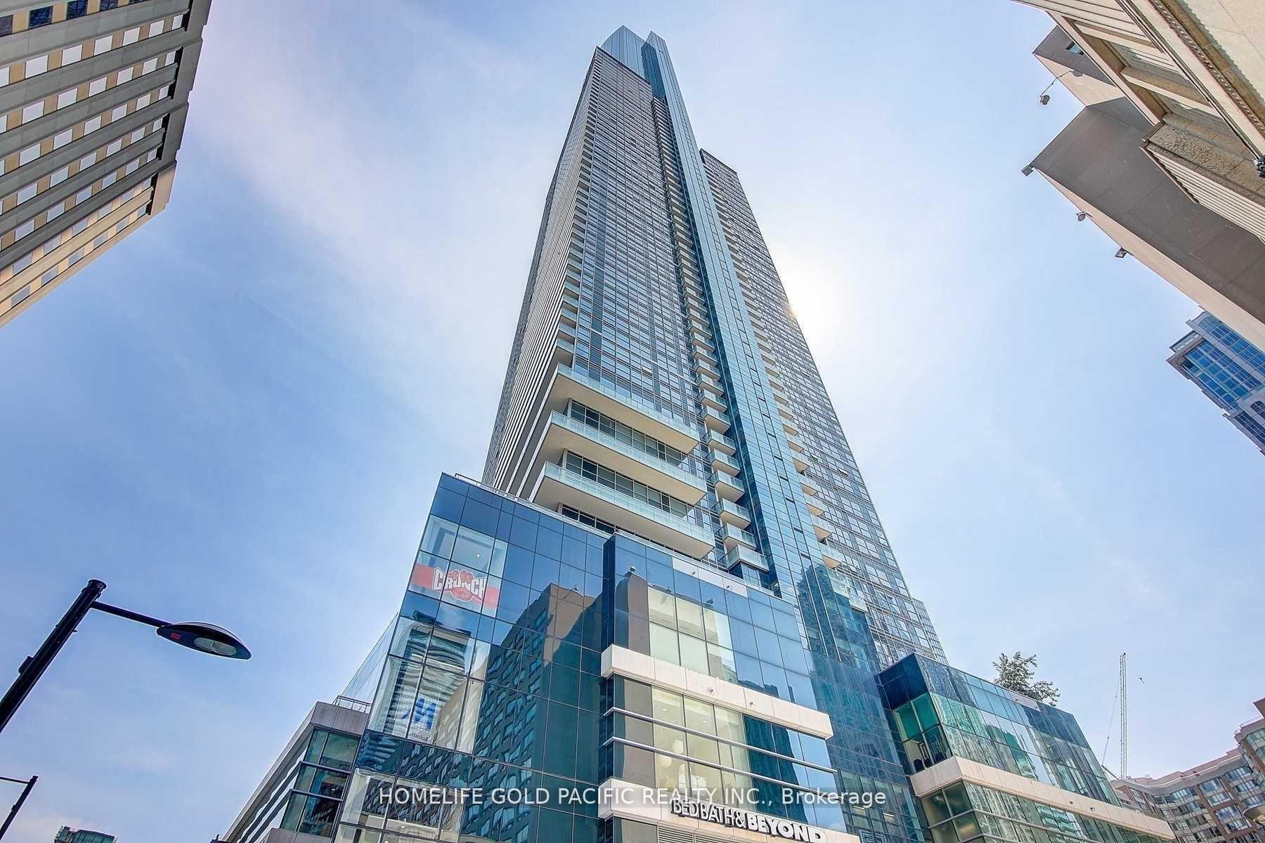 Front of Unit 1716, 386 Yonge Street