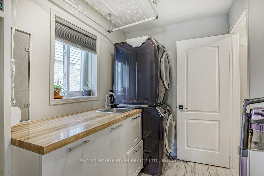 Photo 14 of 58 Dadson Drive, Clarington, Bowmanville — HOMEH
