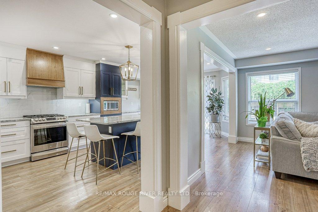 Photo 15 of 58 Dadson Drive, Clarington, Bowmanville — HOMEH