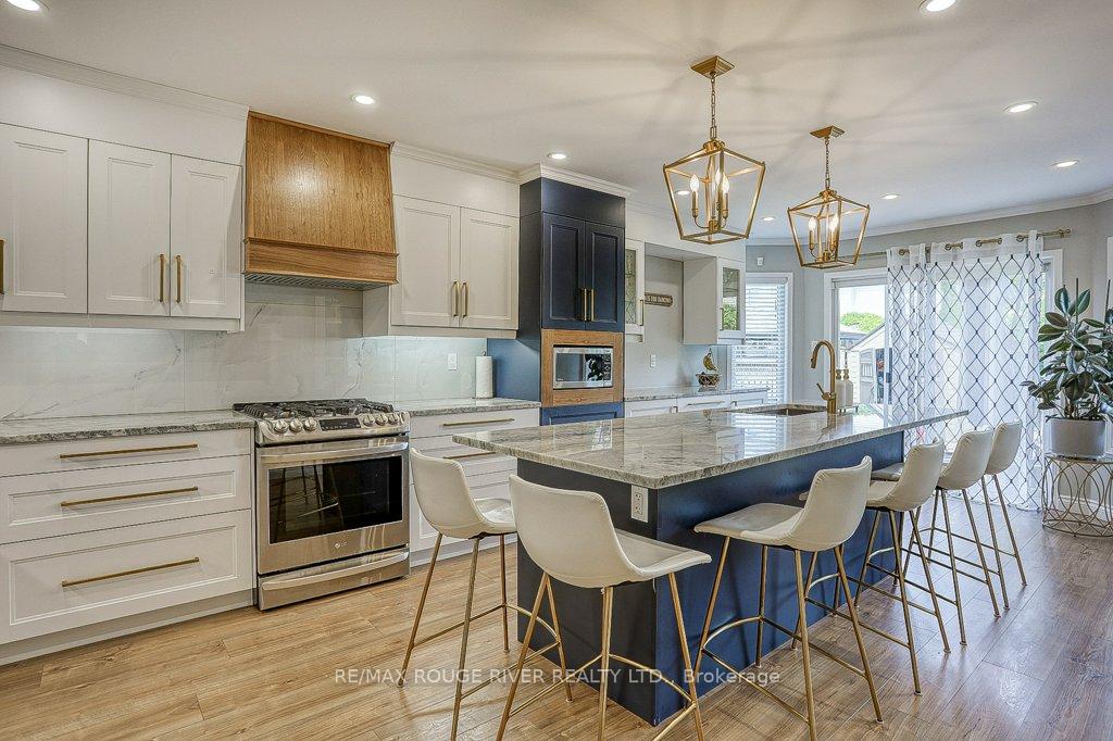 Photo 16 of 58 Dadson Drive, Clarington, Bowmanville — HOMEH