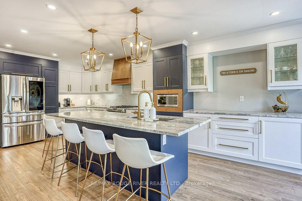 Photo 19 of 58 Dadson Drive, Clarington, Bowmanville — HOMEH