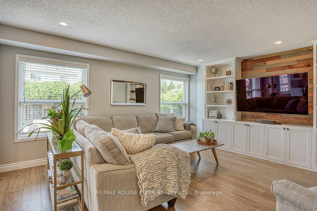Photo 21 of 58 Dadson Drive, Clarington, Bowmanville — HOMEH