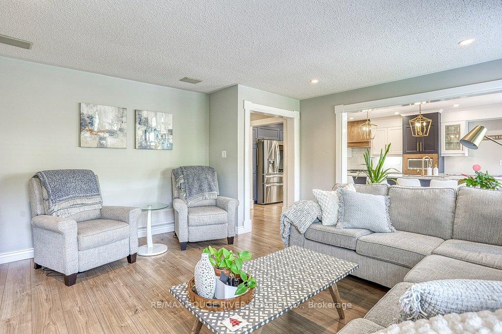 Photo 22 of 58 Dadson Drive, Clarington, Bowmanville — HOMEH
