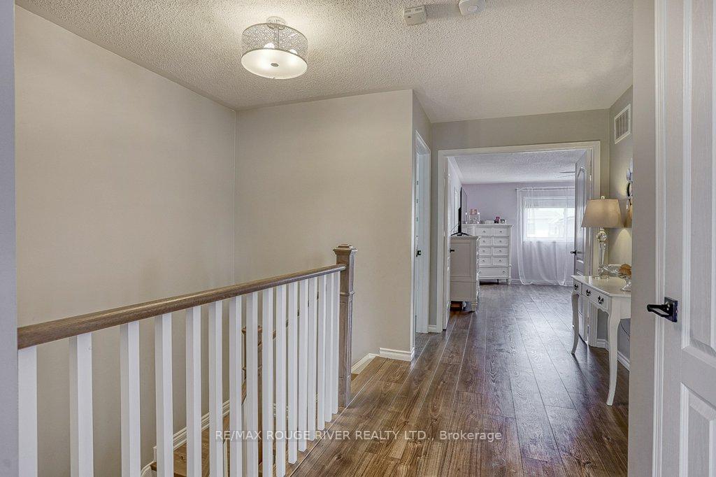 Photo 29 of 58 Dadson Drive, Clarington, Bowmanville — HOMEH