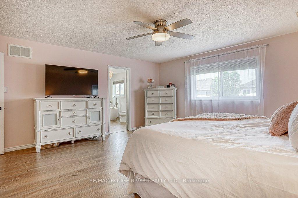 Photo 31 of 58 Dadson Drive, Clarington, Bowmanville — HOMEH