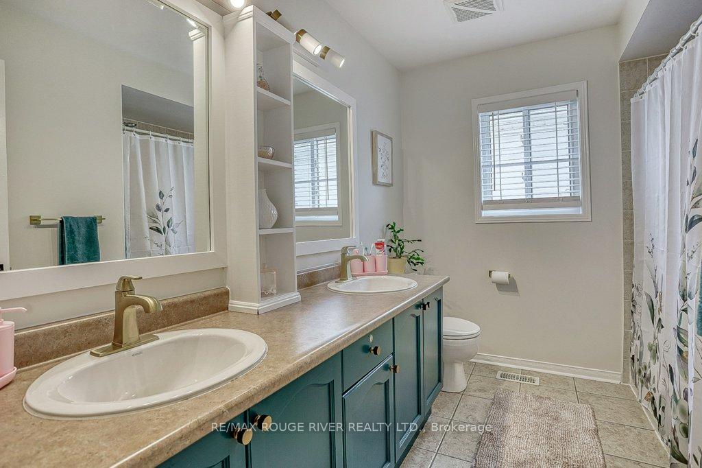 Photo 38 of 58 Dadson Drive, Clarington, Bowmanville — HOMEH