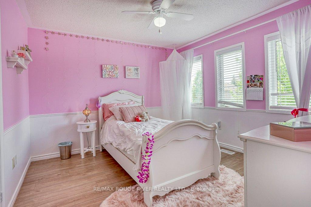 Photo 41 of 58 Dadson Drive, Clarington, Bowmanville — HOMEH