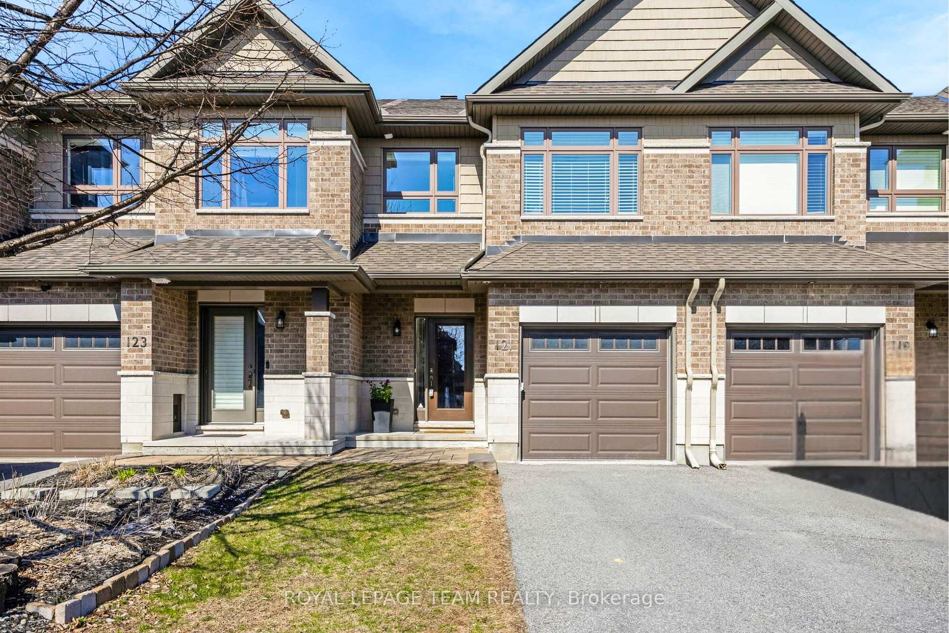 Front of 121 Woodhurst Crescent