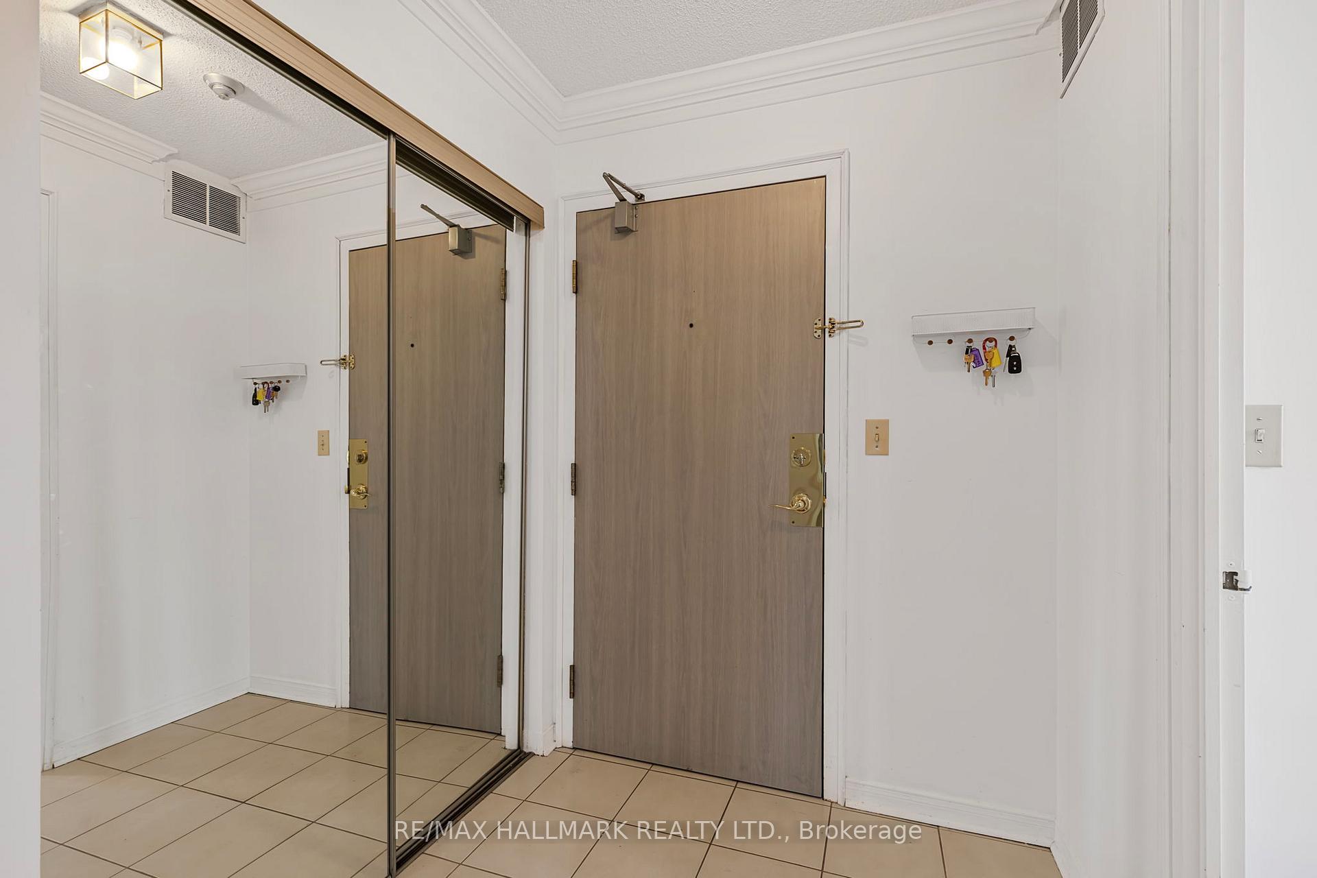 Photo 8 of Unit 811, 150 Dunlop Street E, Barrie, City Centre — HOMEH