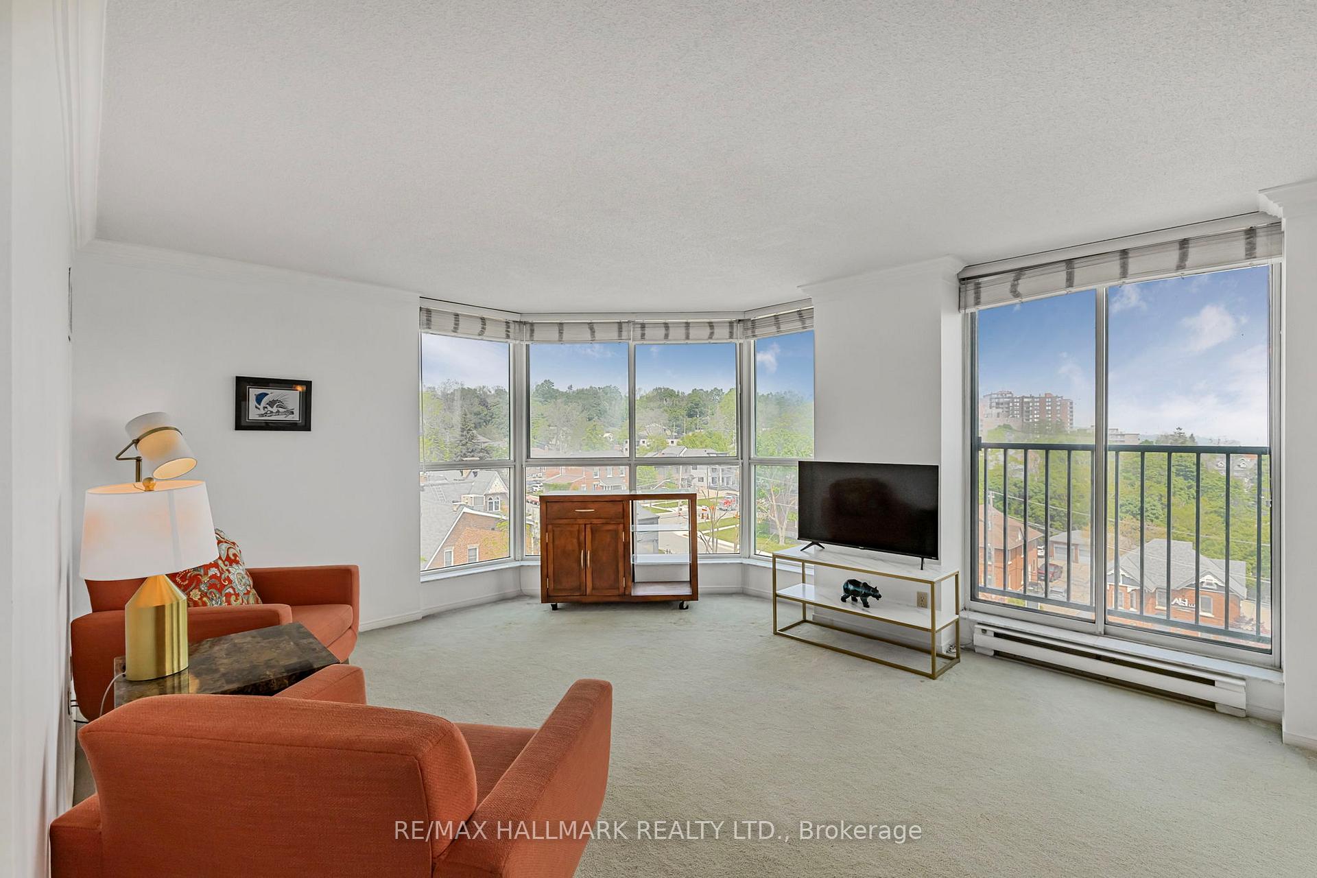 Photo 4 of Unit 811, 150 Dunlop Street E, Barrie, City Centre — HOMEH