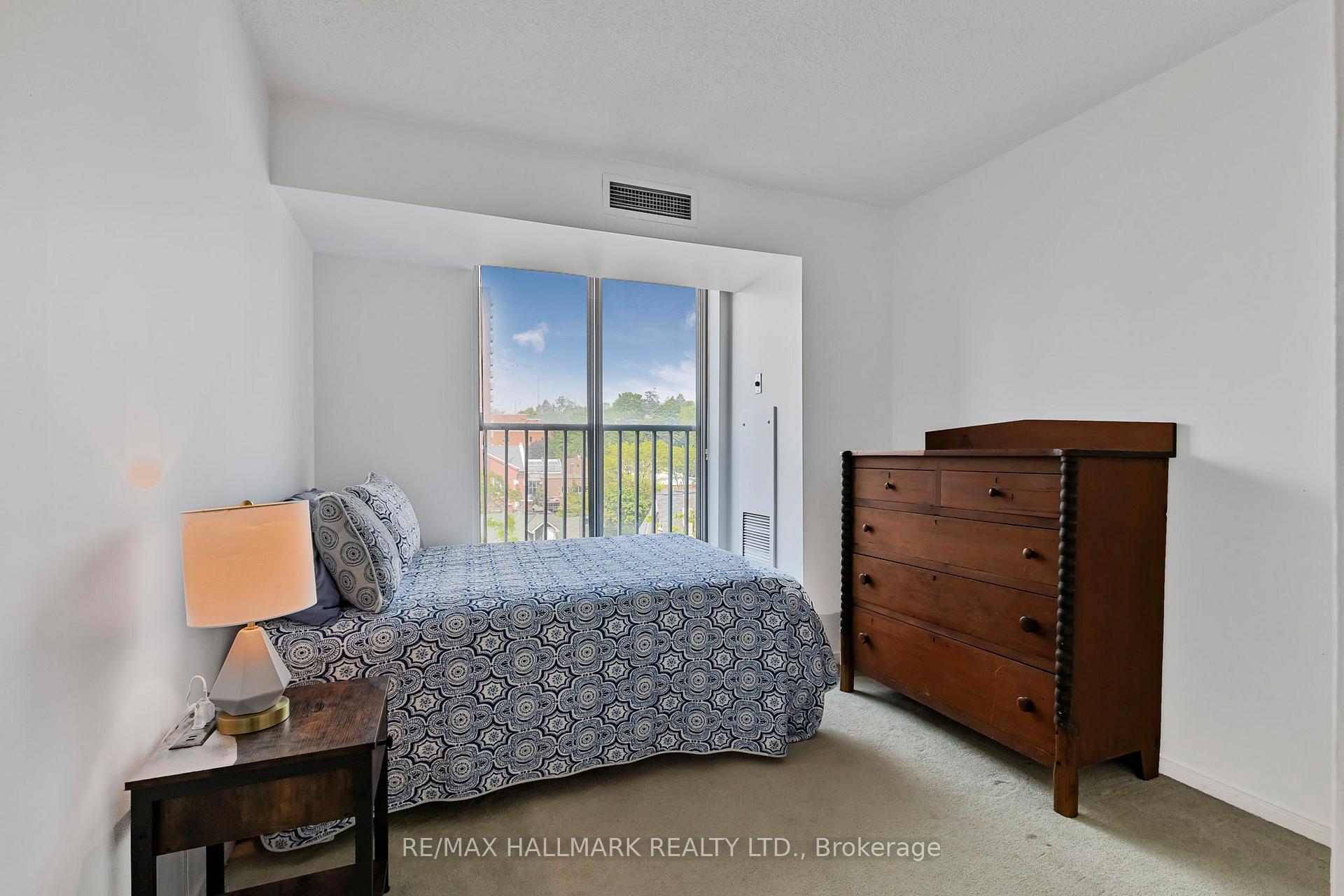 Photo 11 of Unit 811, 150 Dunlop Street E, Barrie, City Centre — HOMEH