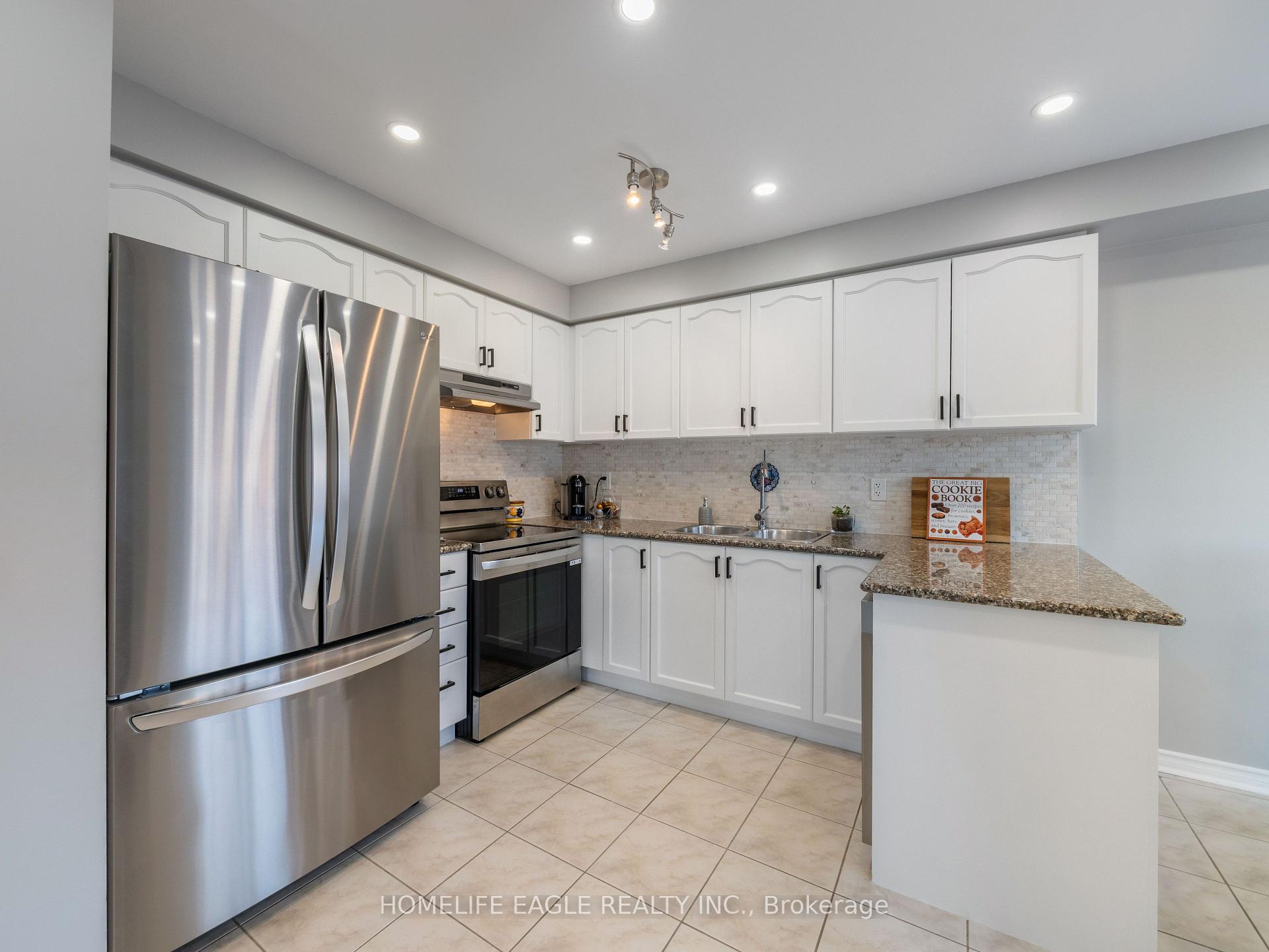 Photo 12 of 2 Piper Street, Brampton, Fletcher's Meadow — HOMEH