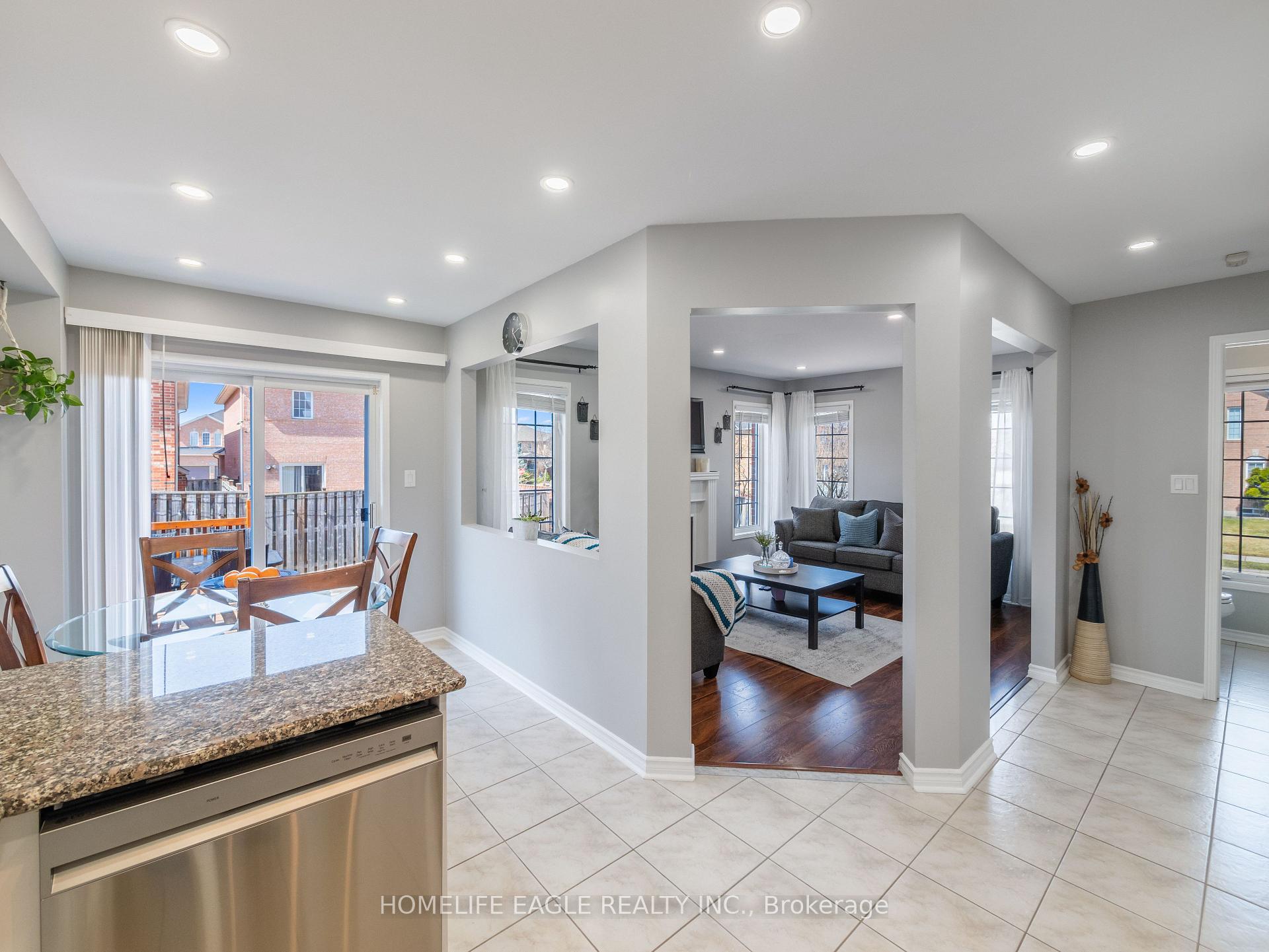 Photo 13 of 2 Piper Street, Brampton, Fletcher's Meadow — HOMEH