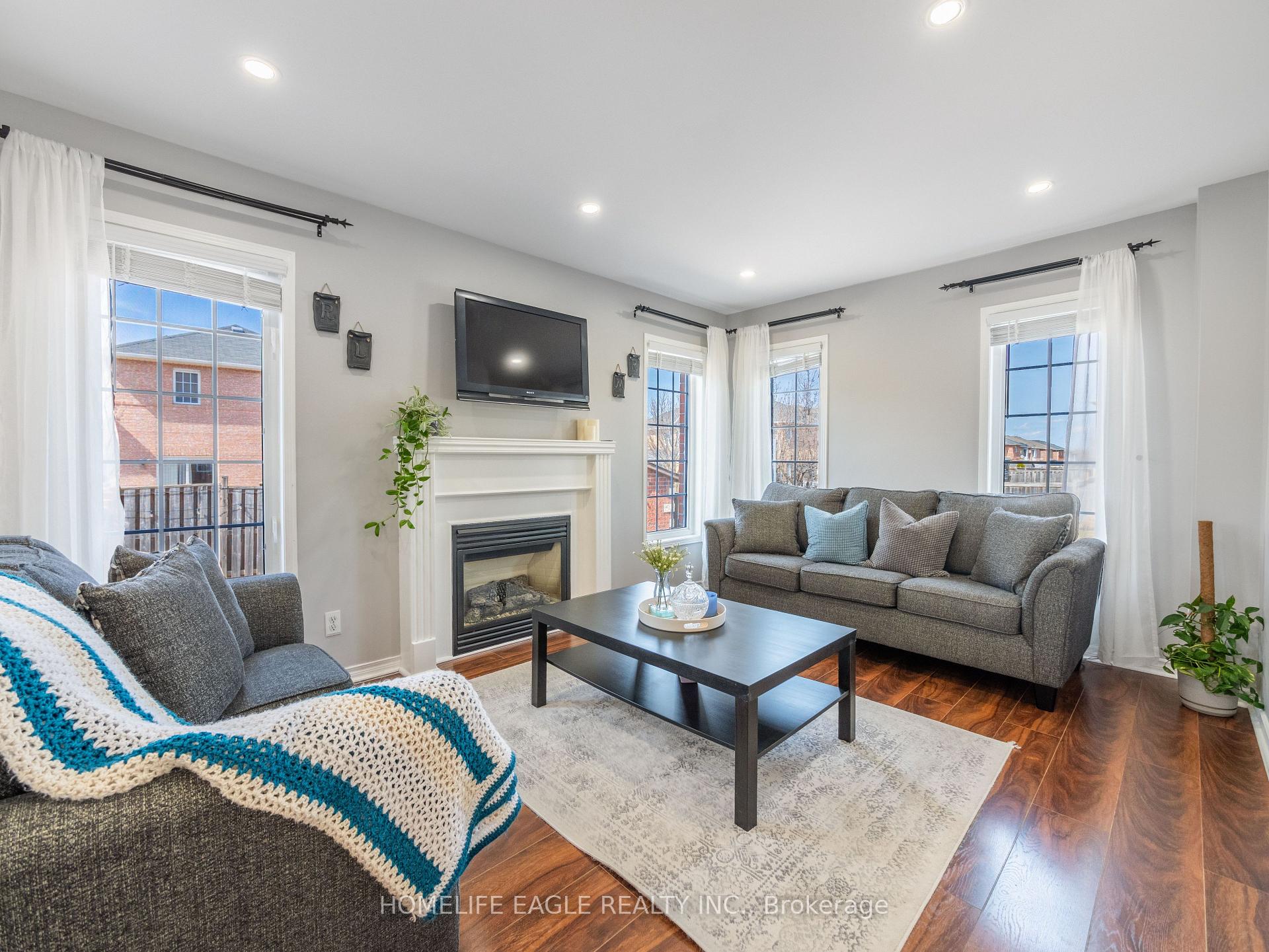 Photo 7 of 2 Piper Street, Brampton, Fletcher's Meadow — HOMEH