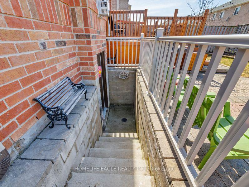 Photo 9 of 2 Piper Street, Brampton, Fletcher's Meadow — HOMEH