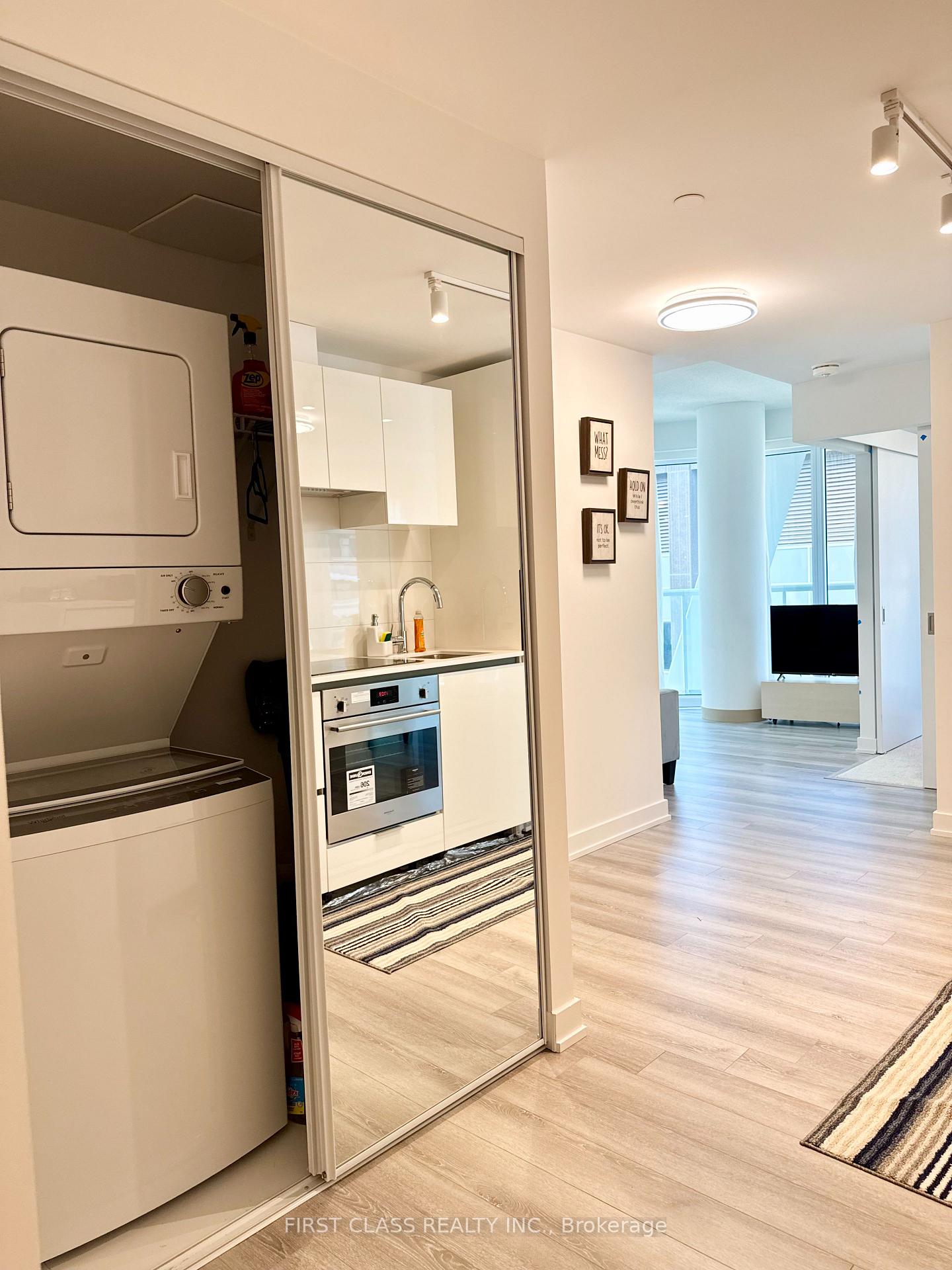 Photo 5 of Unit 2912, 230 Simcoe Street, Toronto, Kensington-Chinatown — HOMEH