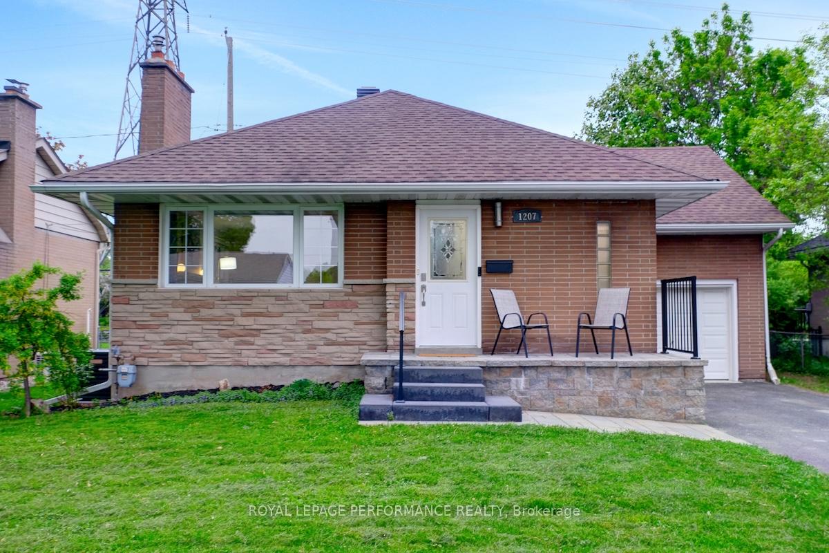 Front of 1207 Woodside Drive
