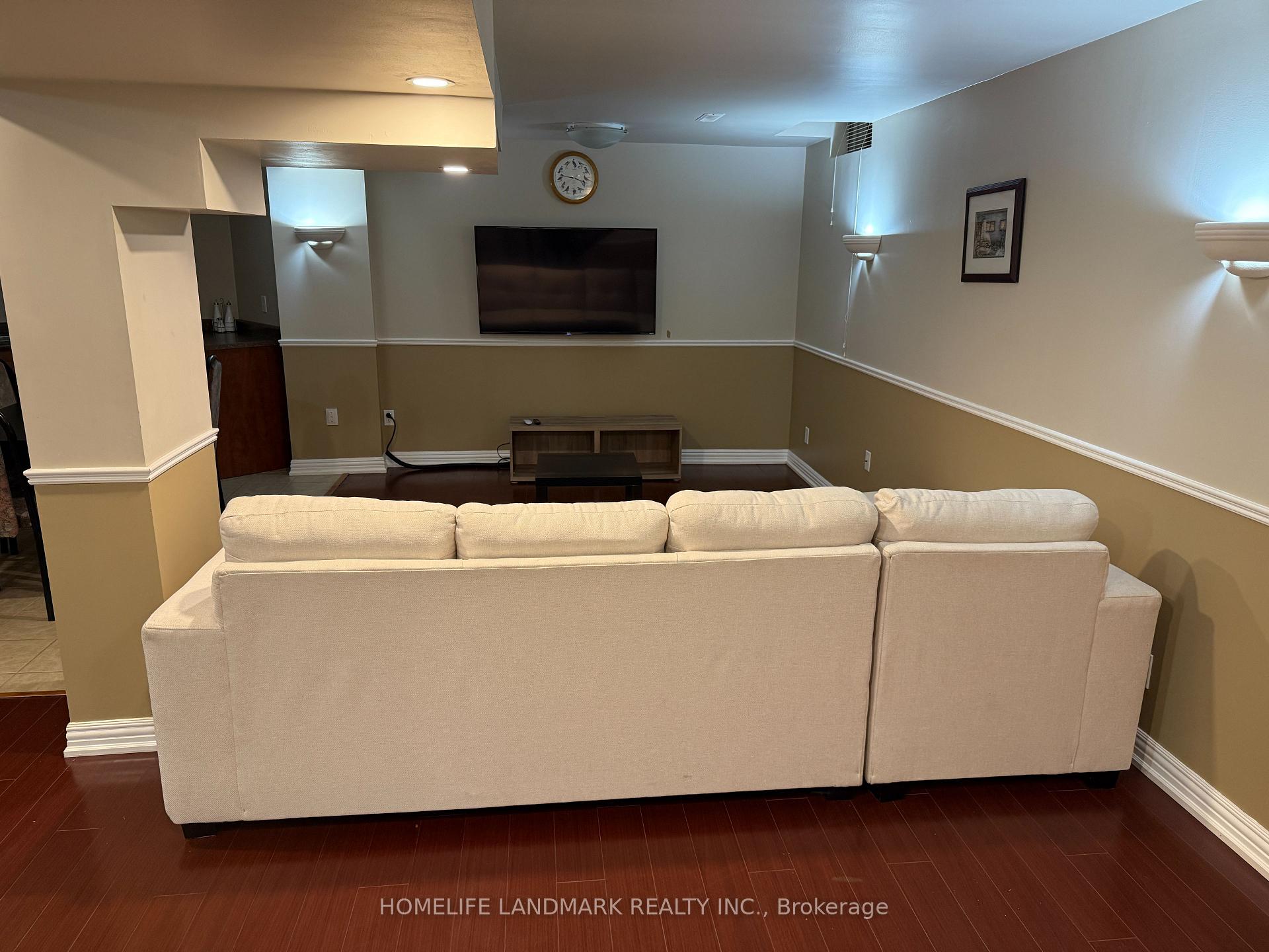 Photo 2 of Bsmt 104 Olivewood Drive, Markham, Middlefield — HOMEH